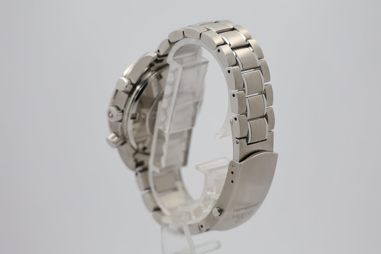 Omega Speedmaster Date Automatik Herrenuhr Stahl 40mm 32330404006001 - Detailansicht 2