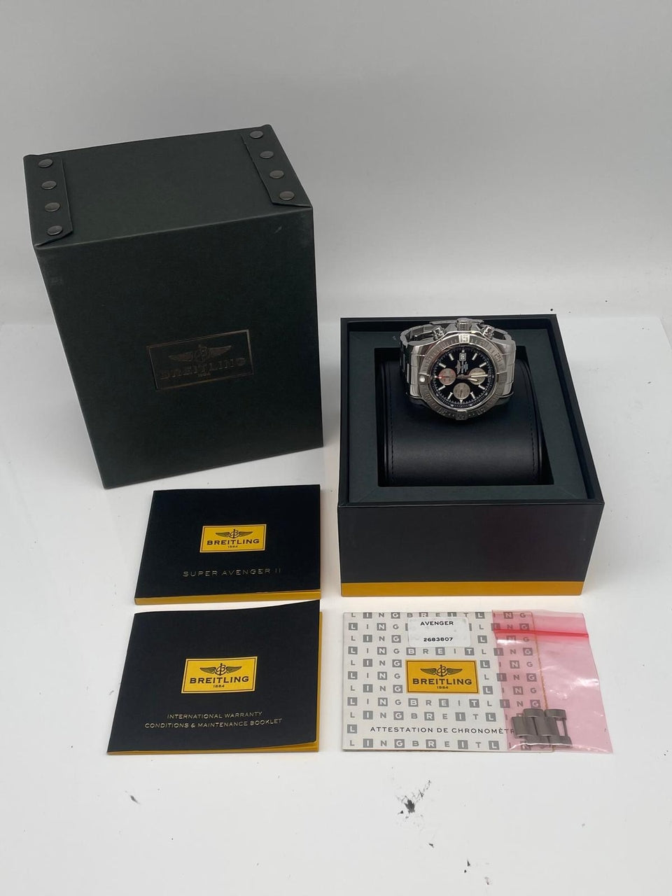 Breitling Super Avenger II Automatik 48mm A13371 - Papers and documentation