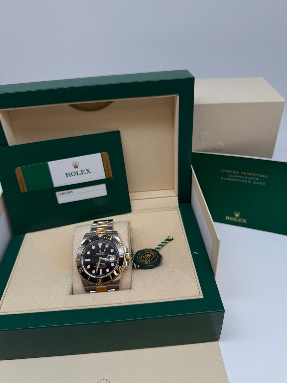 Rolex Submariner Date 40mm Automatik 116613LN - Papiere und oder Lieferumfang