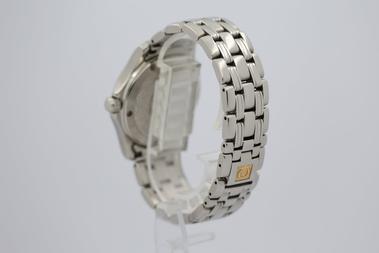 Omega Seamaster Quarz 36mm Herrenuhr 25118100 - Detail view 2