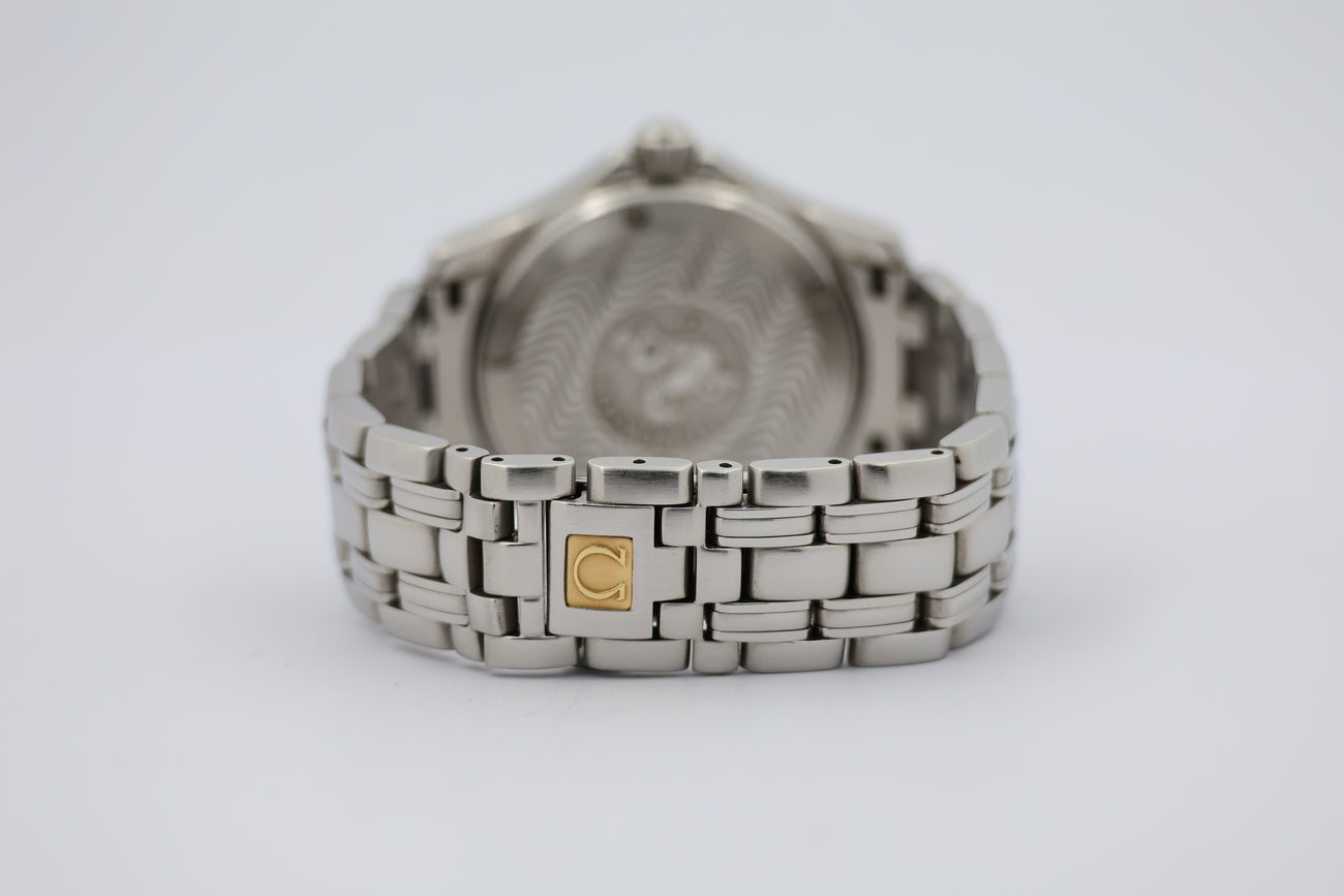 Omega Seamaster Quarz 36mm Herrenuhr 25118100 - Detail view 5