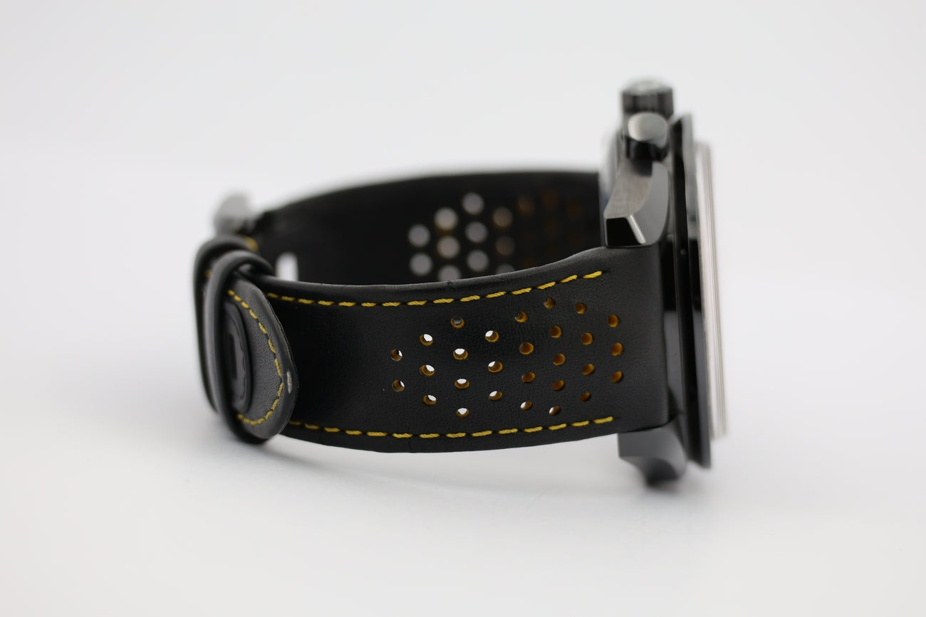 Omega Speedmaster Dark Side of the Moon Apollo 8 31192443001001 - Detail view 4