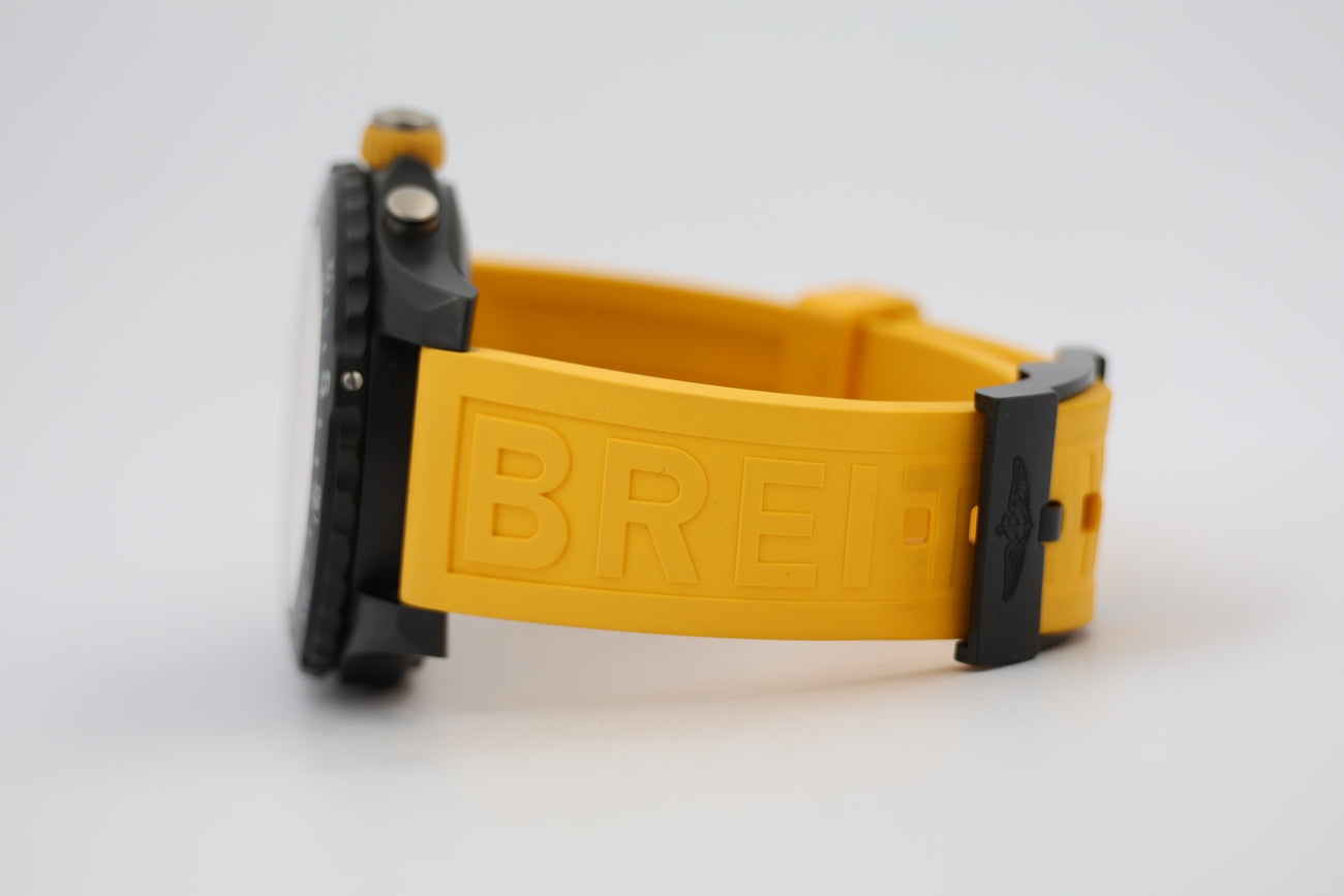 Breitling Endurance Pro 44mm Quarz X82340 - Detailansicht 5