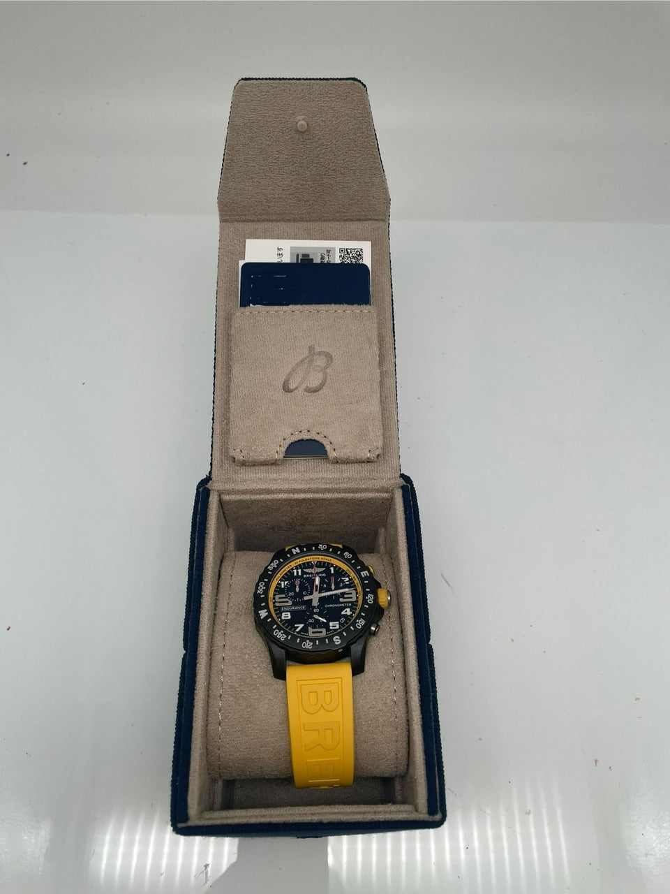 Breitling Endurance Pro 44mm Quarz X82340 - Papiere und oder Lieferumfang