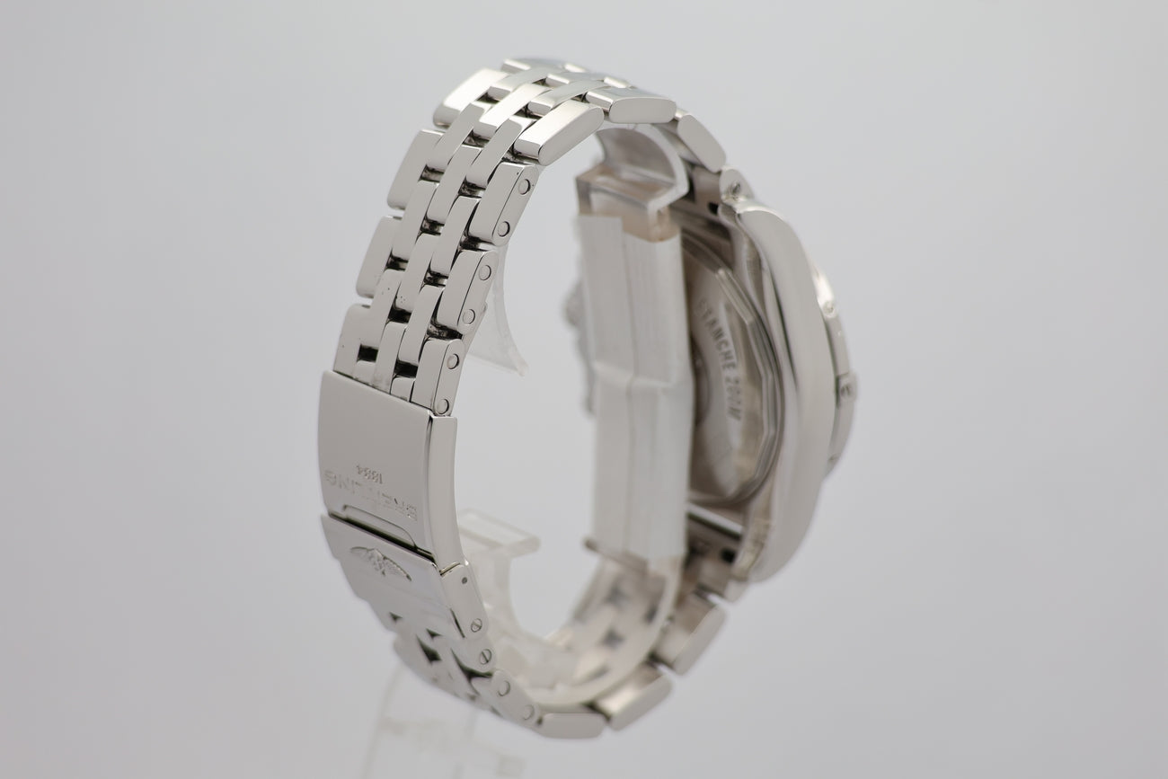 Breitling Chronomat 44 GMT Automatik AB0420 - Detail view 1