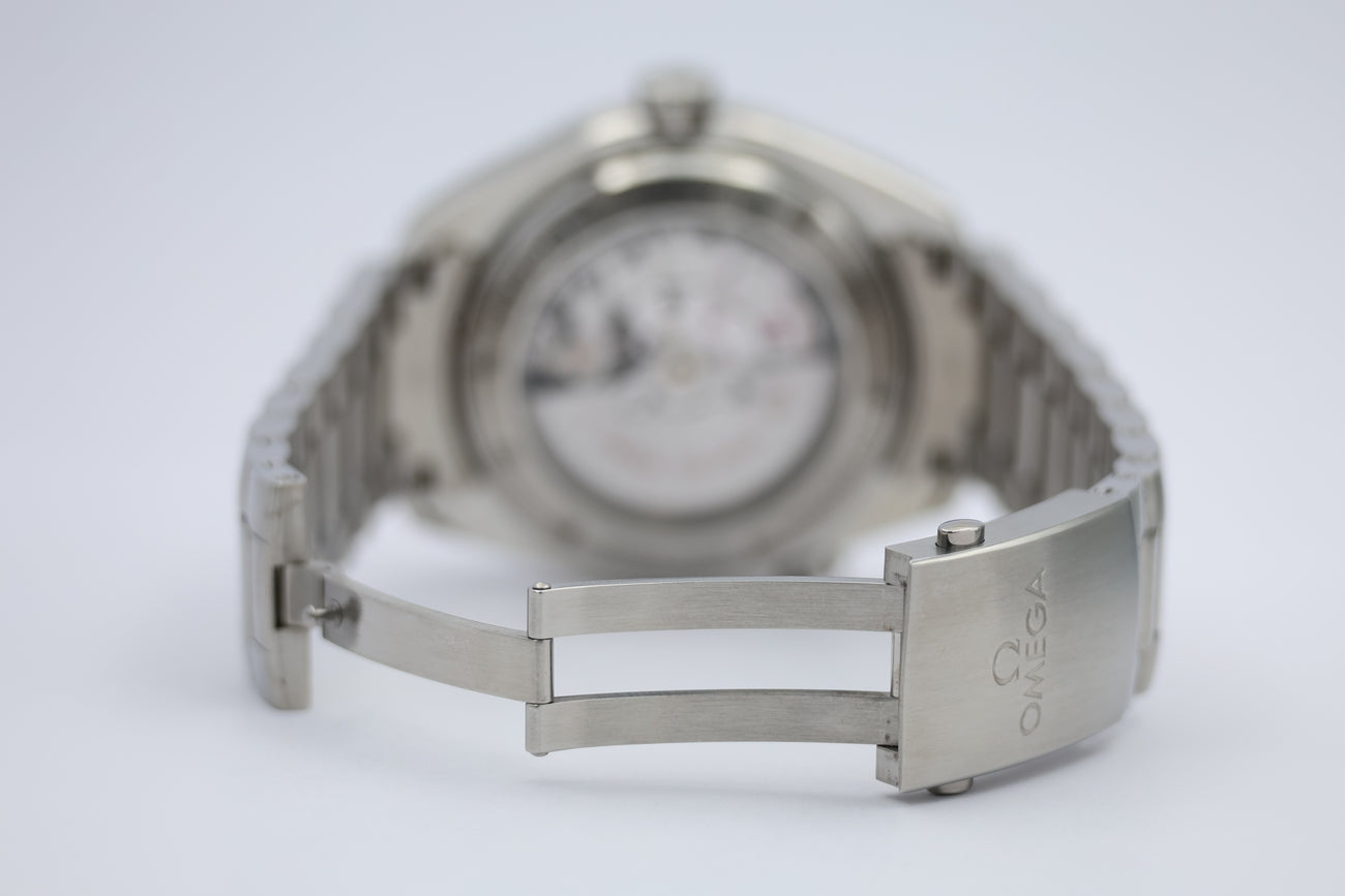 Omega Seamaster Planet Ocean Automatik 45,5 23230462101003 - Detailansicht 6