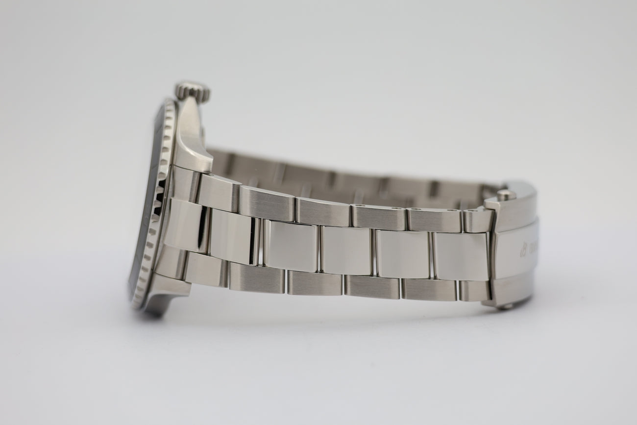 Breitling Superocean Automatik 44mm A17376 - Detail view 3