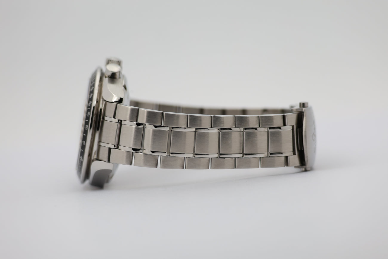 Omega Speedmaster Date 'Panda' Japan Edition 40mm Automatik 32330404002001 - Detailansicht 3