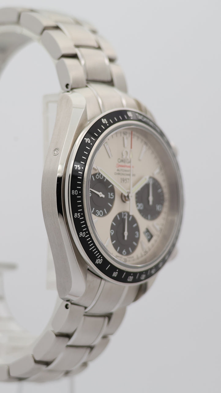 Omega Speedmaster Date 'Panda' Japan Edition 40mm Automatik 32330404002001 - Detailansicht 8