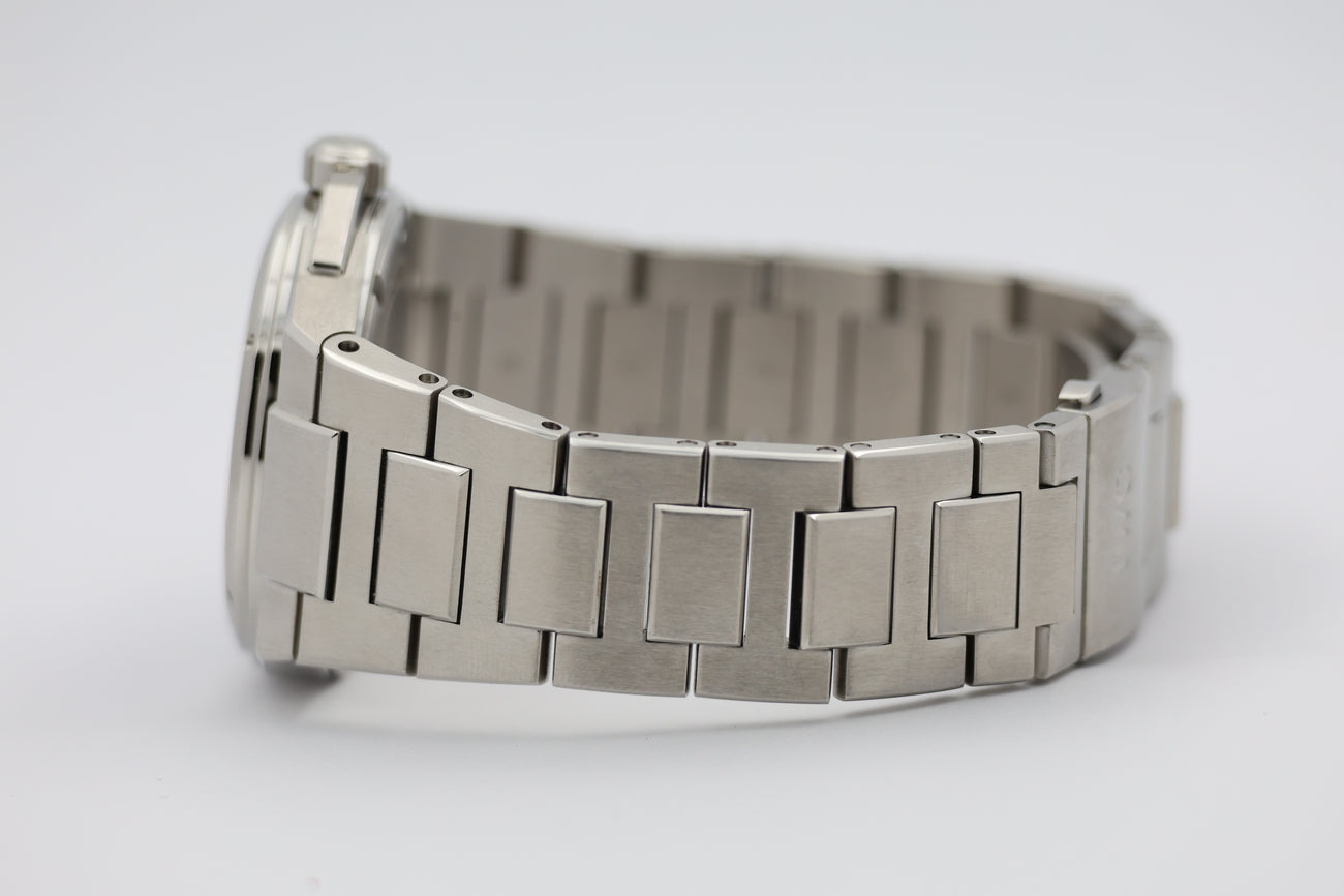 IWC Ingenieur 40mm Automatik Herrenuhr IW323902 - Detail view 3