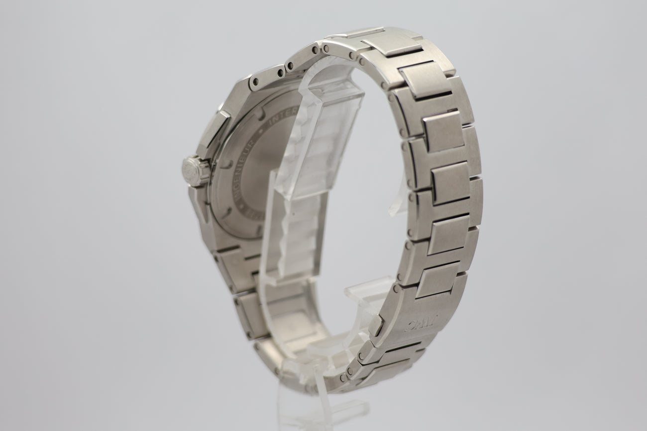 IWC Ingenieur 40mm Automatik Herrenuhr IW323902 - Detail view 2