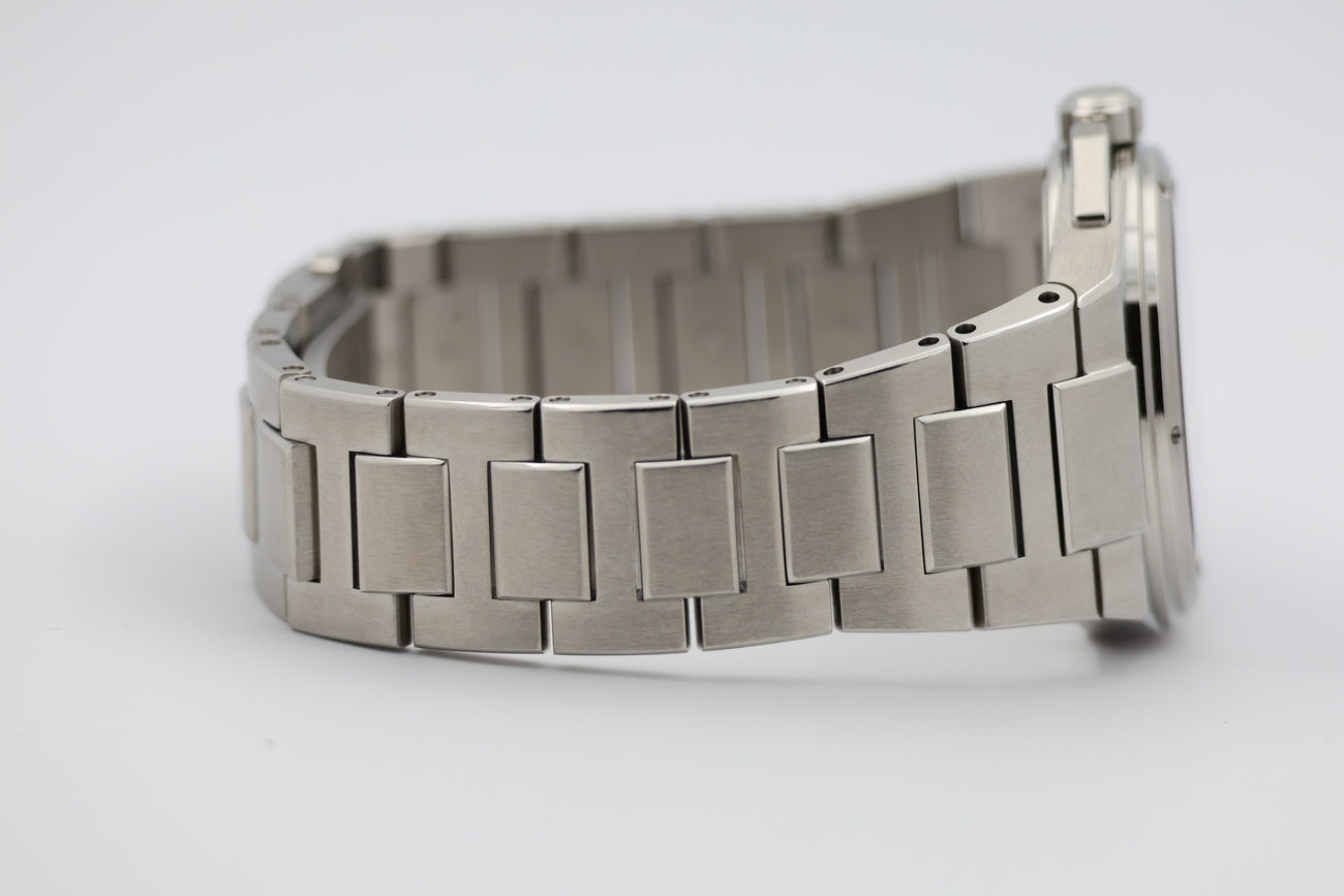 IWC Ingenieur 40mm Automatik Herrenuhr IW323902 - Detail view 4