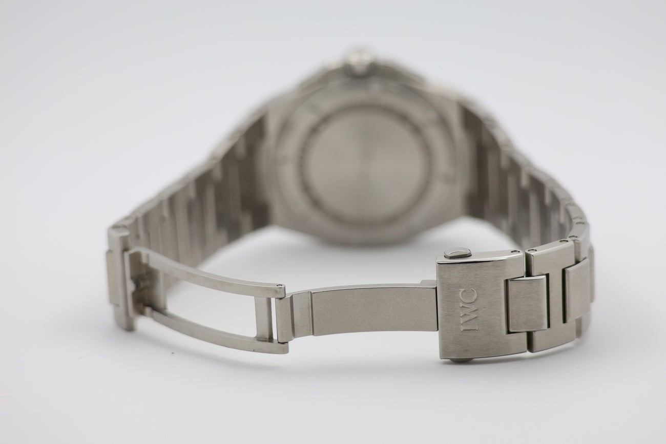 IWC Ingenieur 40mm Automatik Herrenuhr IW323902 - Detail view 6