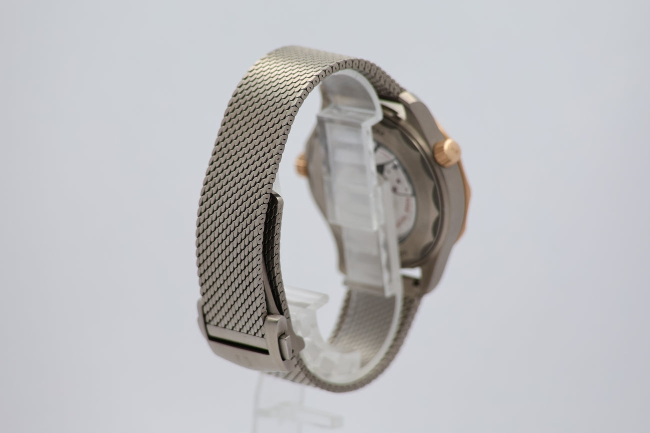 Omega Seamaster Diver 300m 42mm Titan Automatik 21090422010001 - Detail view 1