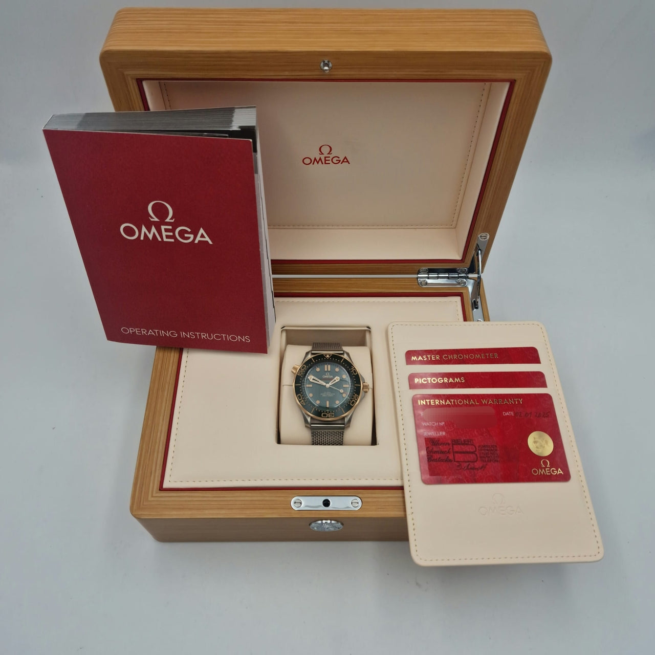 Omega Seamaster Diver 300m 42mm Titan Automatik 21090422010001 - Papers and documentation
