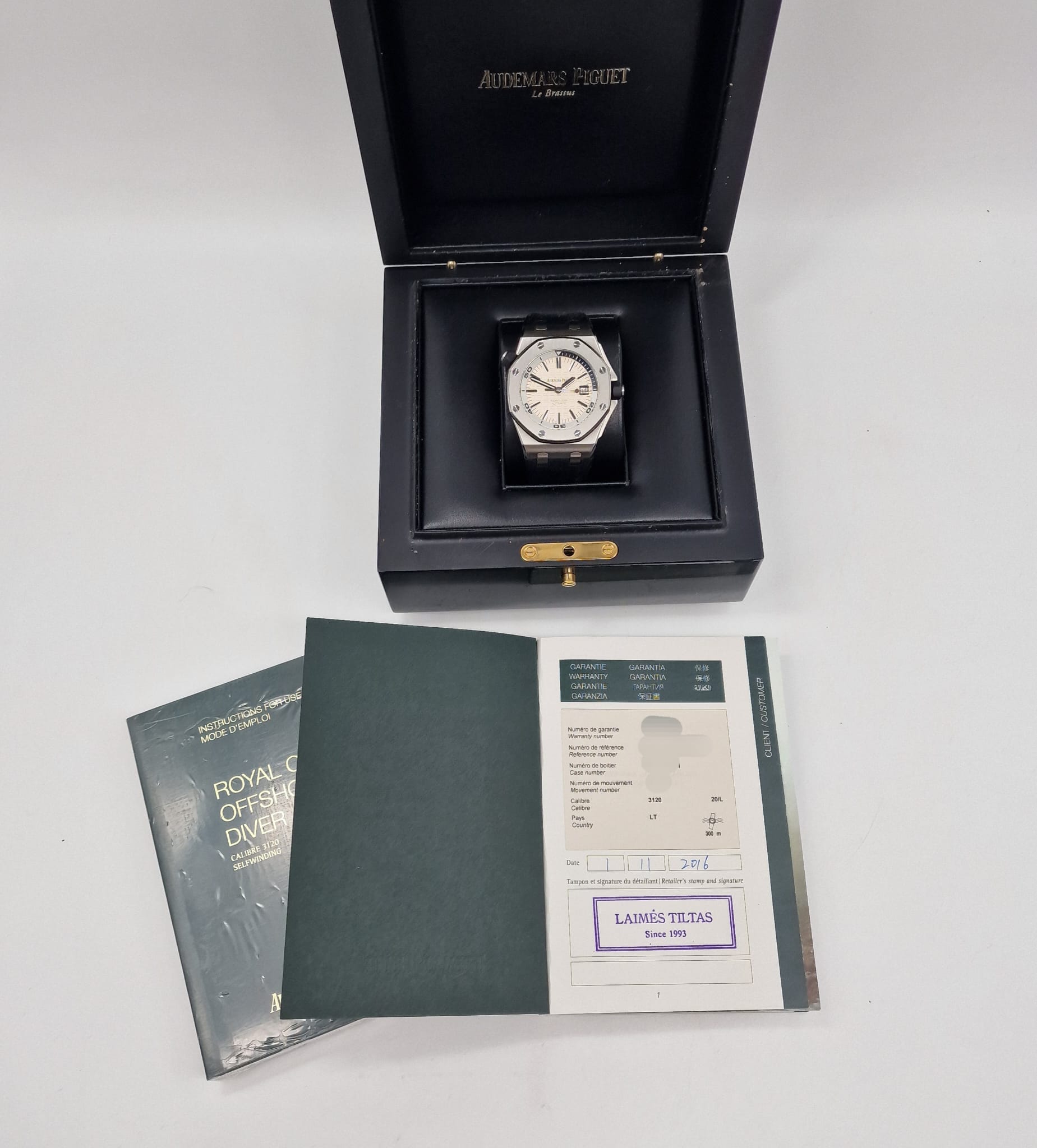 Audemars Piguet Royal Oak Offshore Diver Automatik 15710ST - Papiere und oder Lieferumfang