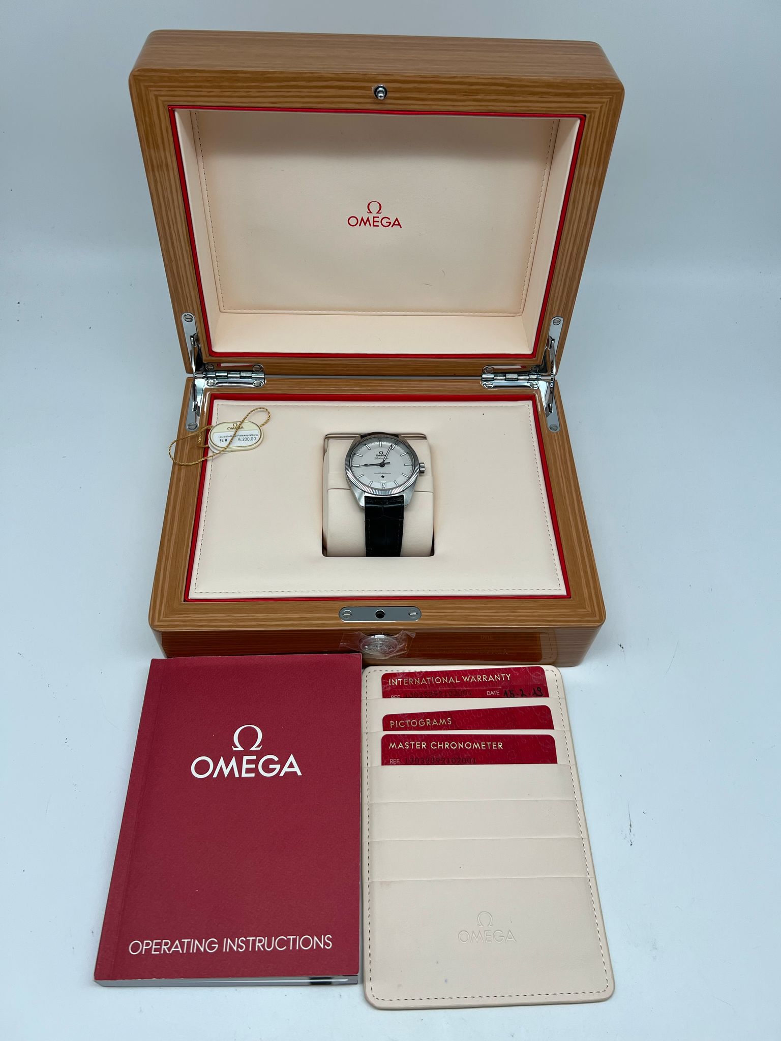 Omega Globemaster Constellation Automatik 13033392102001 Box + og. Papiere