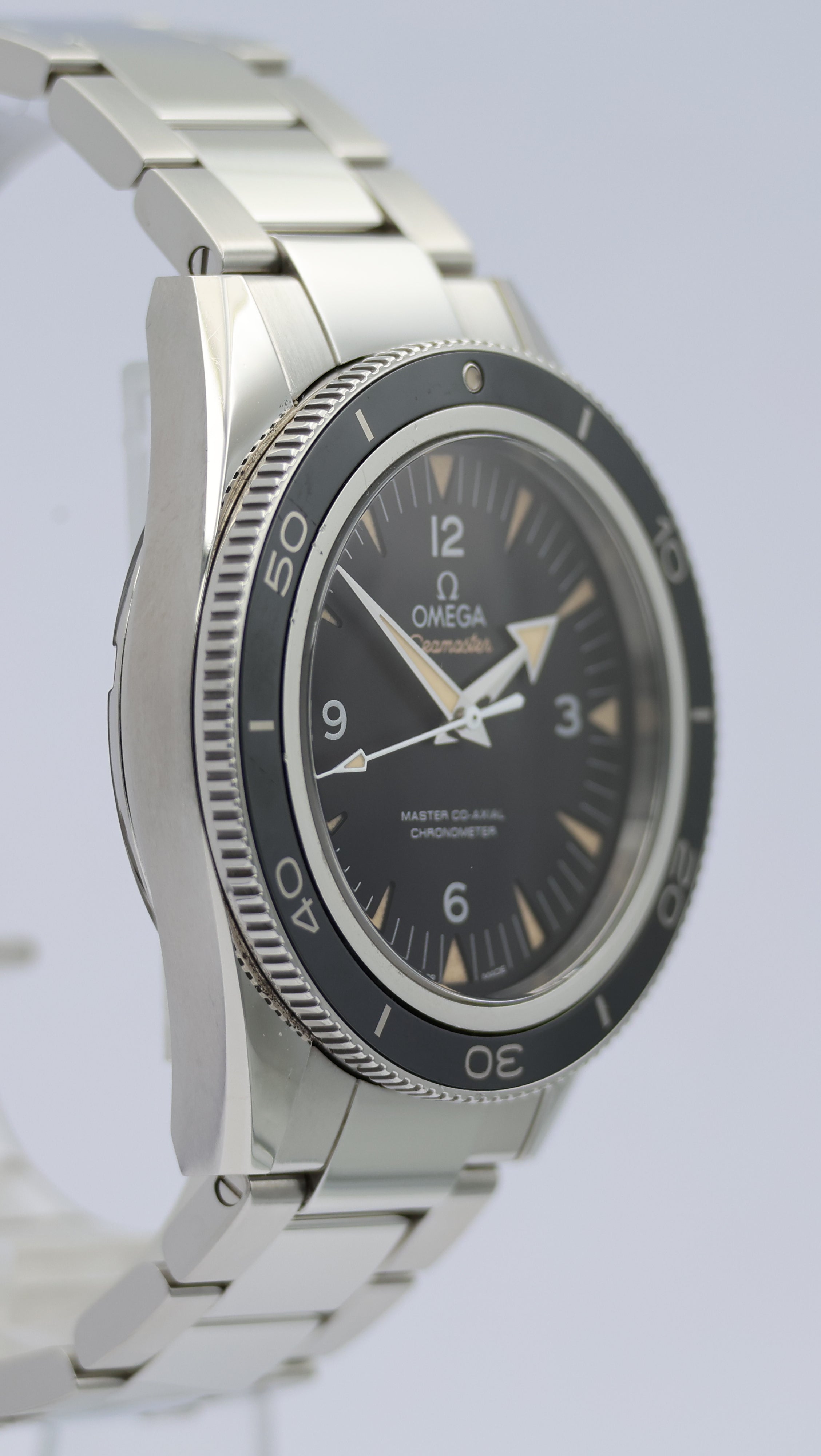 Omega Seamaster 300 Automatik Herrenuhr Schwarz	 23330412101001 Box + og. Papiere