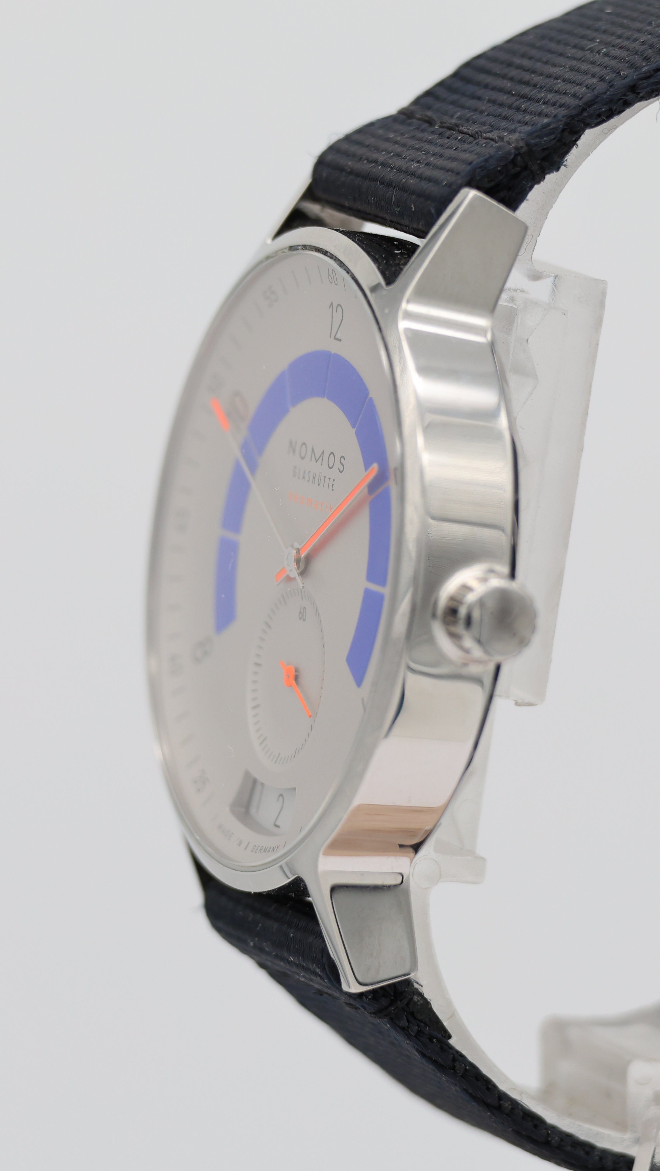 Nomos Autobahn 41mm Automatik Herrenuhr 1303 Box + og. Papiere