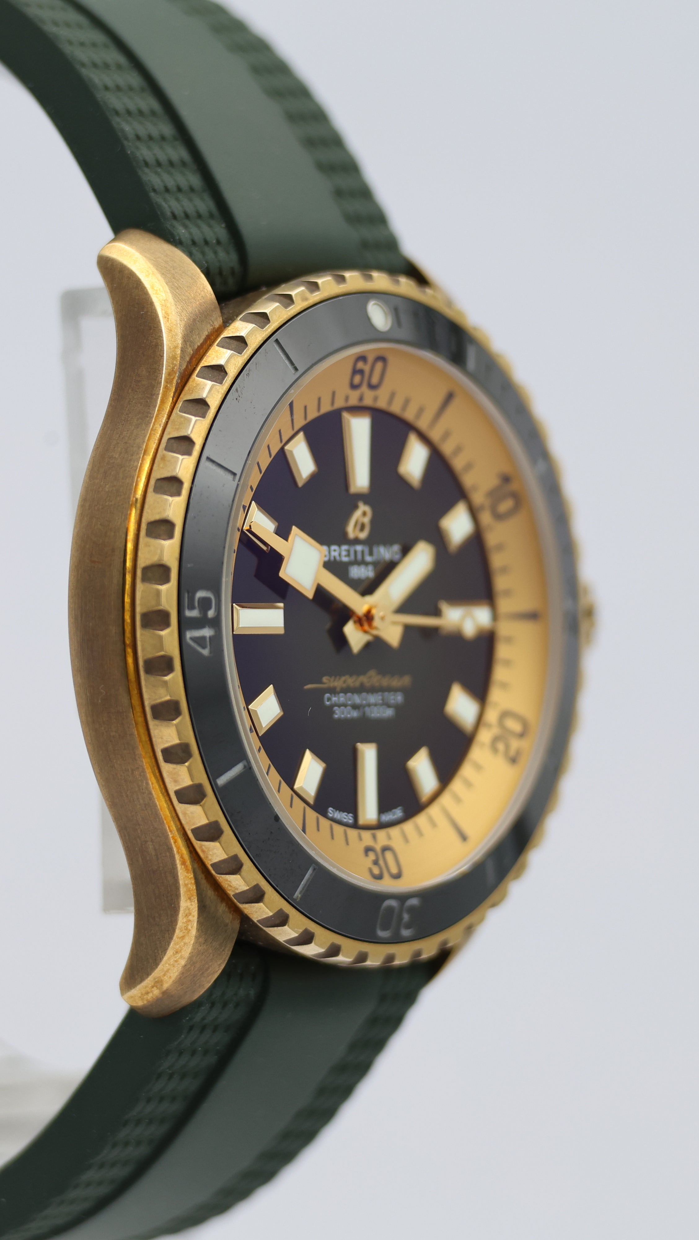 Breitling Superocean 42 Bronze Green Dial  N17375 Box + og. Papiere