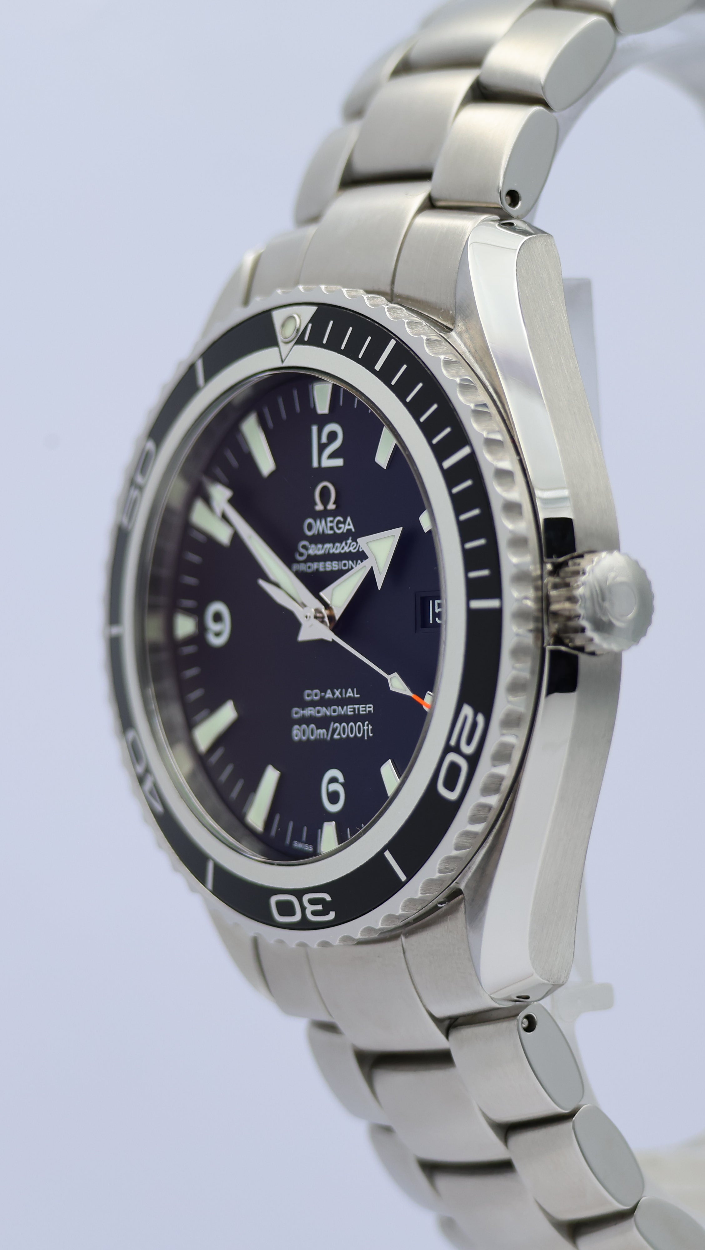 Omega Seamaster Planet Ocean 45mm automatic men's watch 22005000 box + above. papers