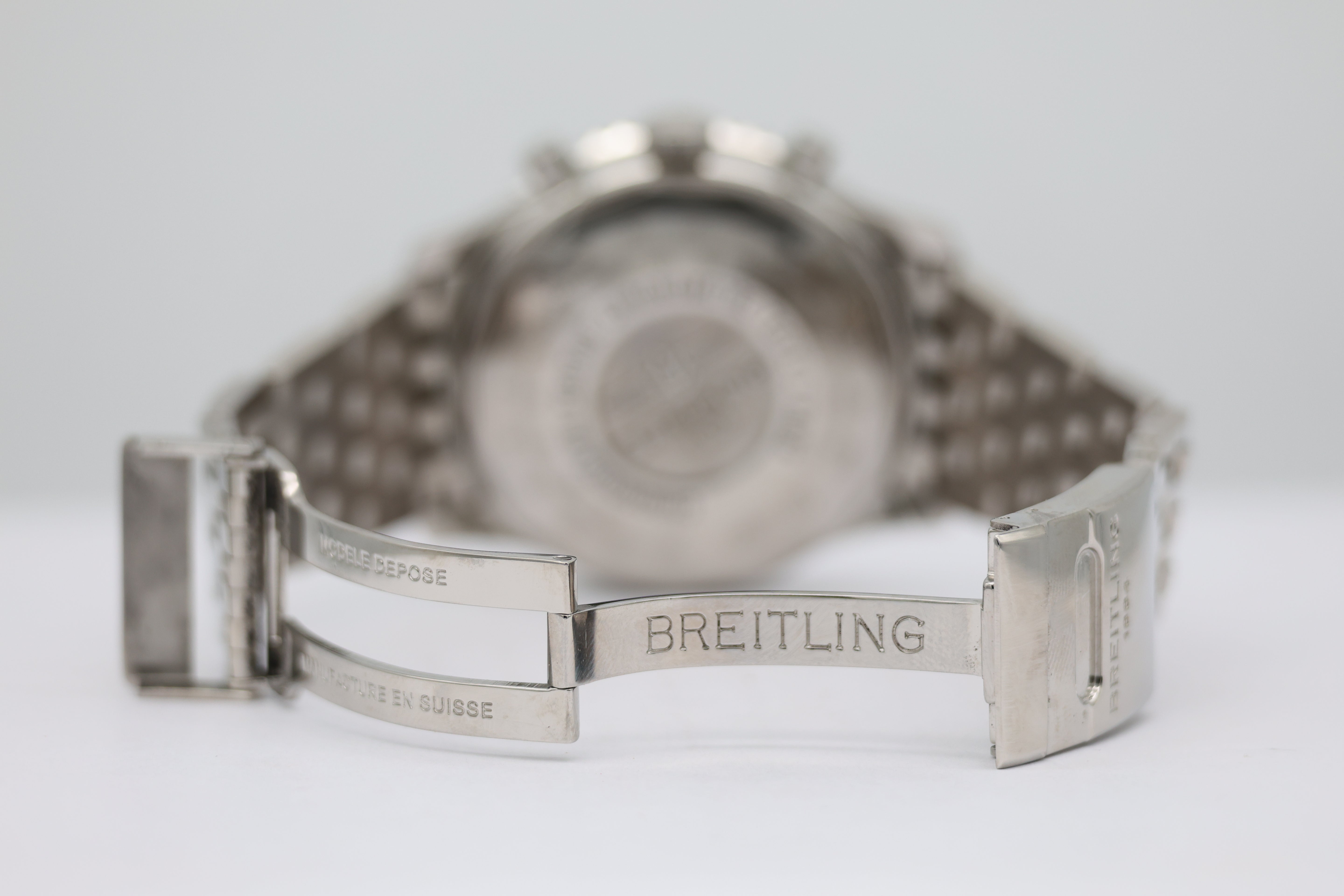 Breitling Navitimer 01 43mm Automatik Herrenuhr AB0120