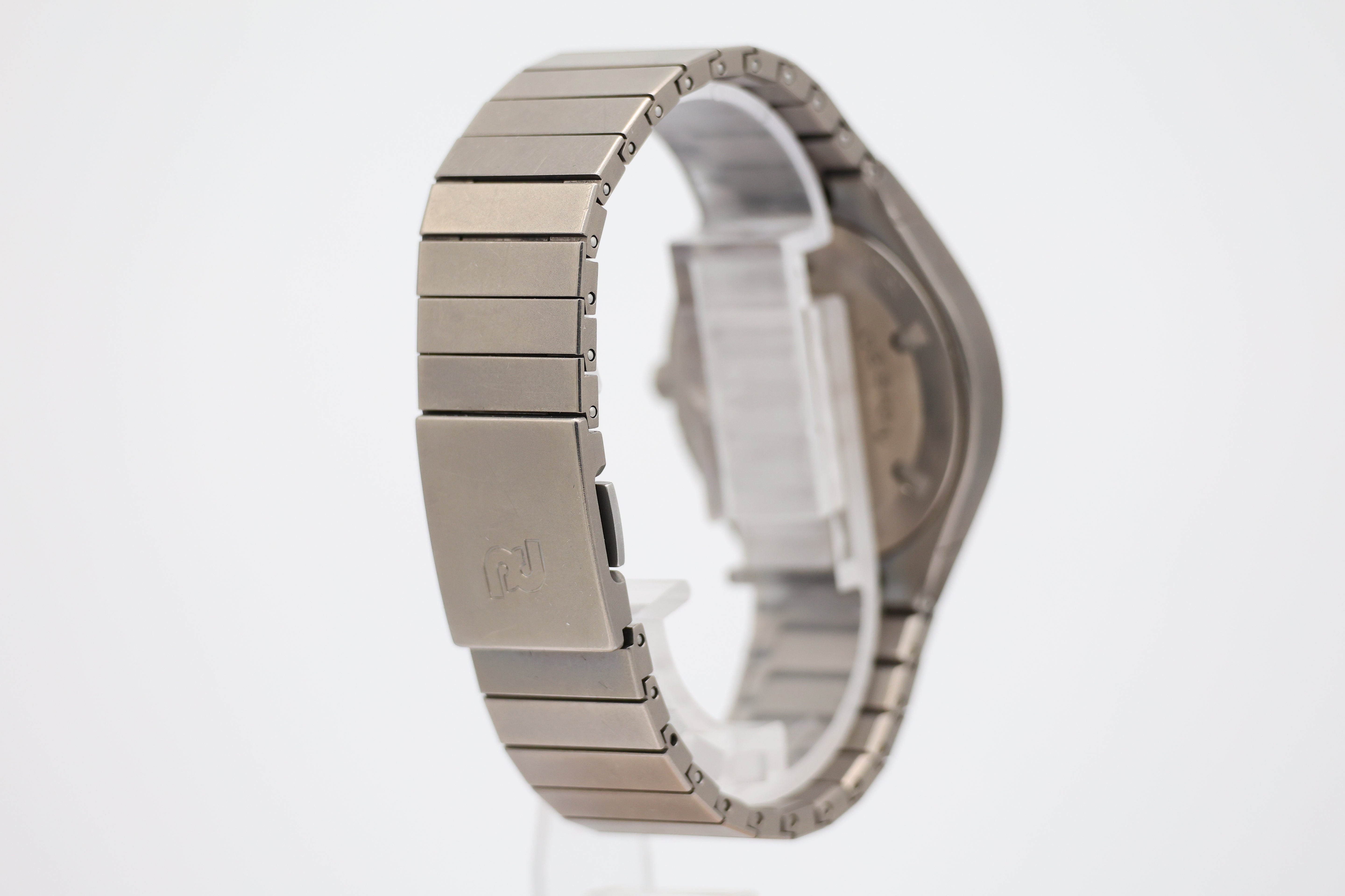 IWC Porsche Design Chronograph Titan IW3743 - Detailansicht 1