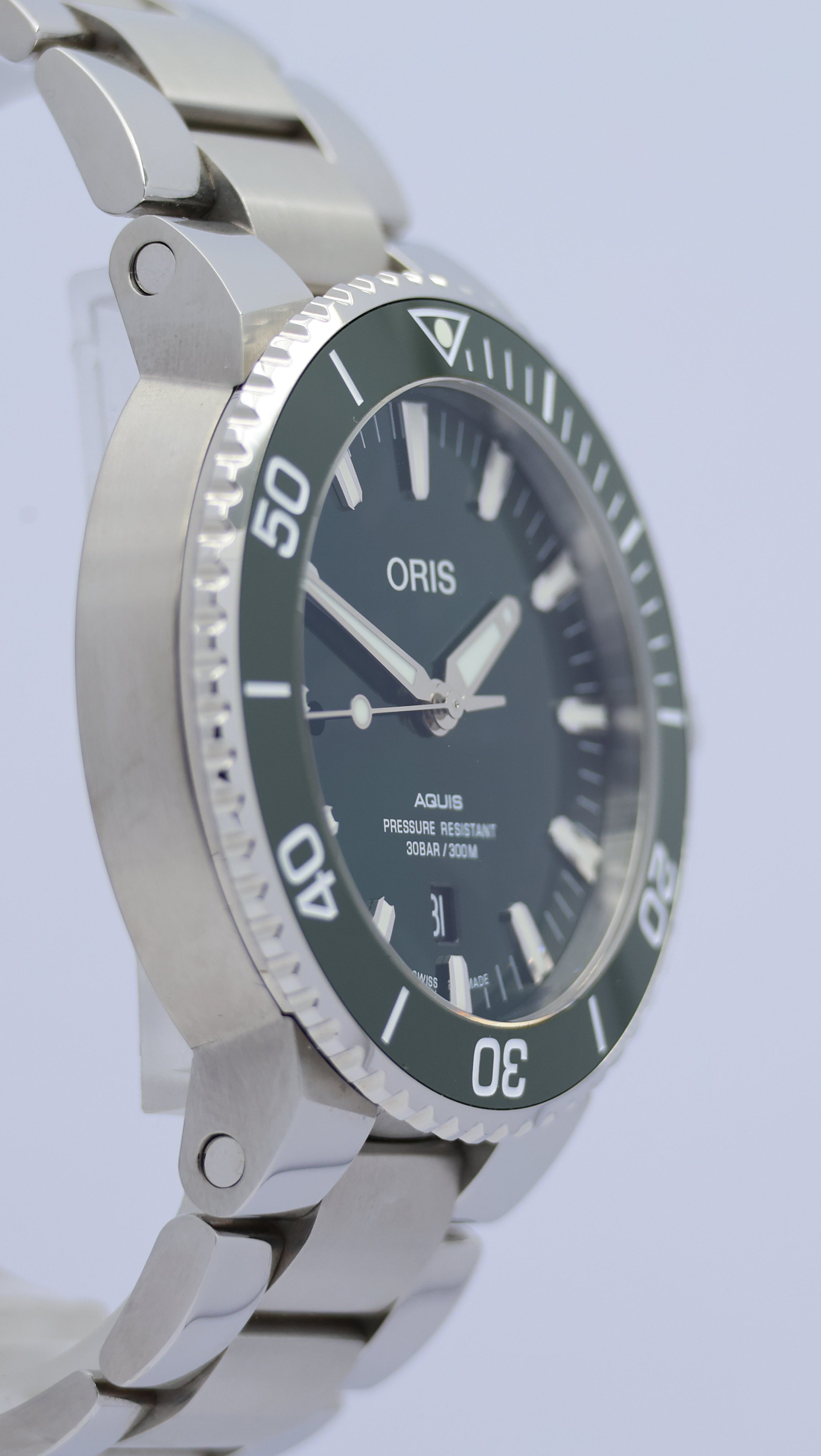 Oris Aquis Date Green Automatic Men's Watch 01 733 7730 4157 Box + above papers