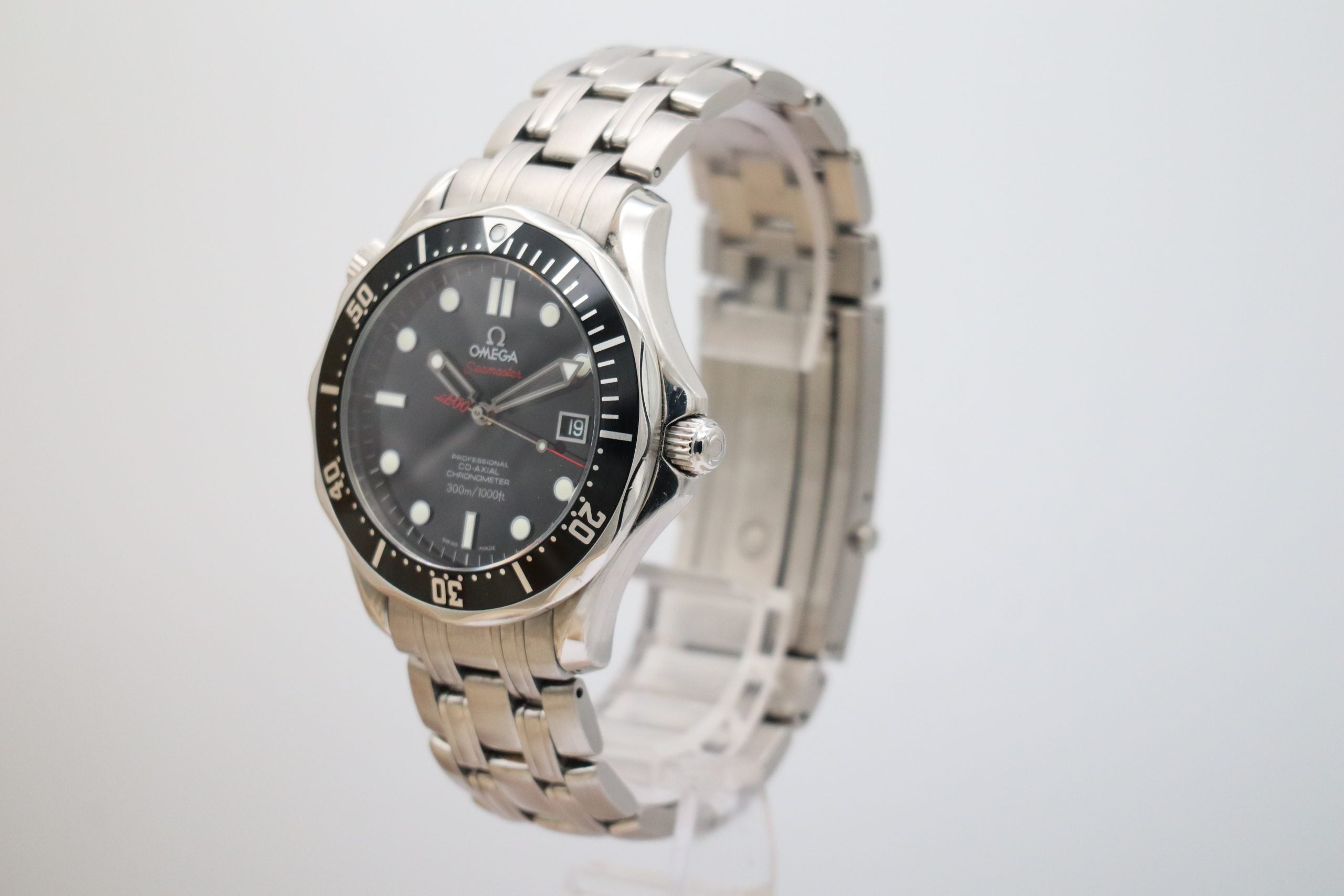 Omega Seamaster 300m Diver 007 Edition 21230412001001