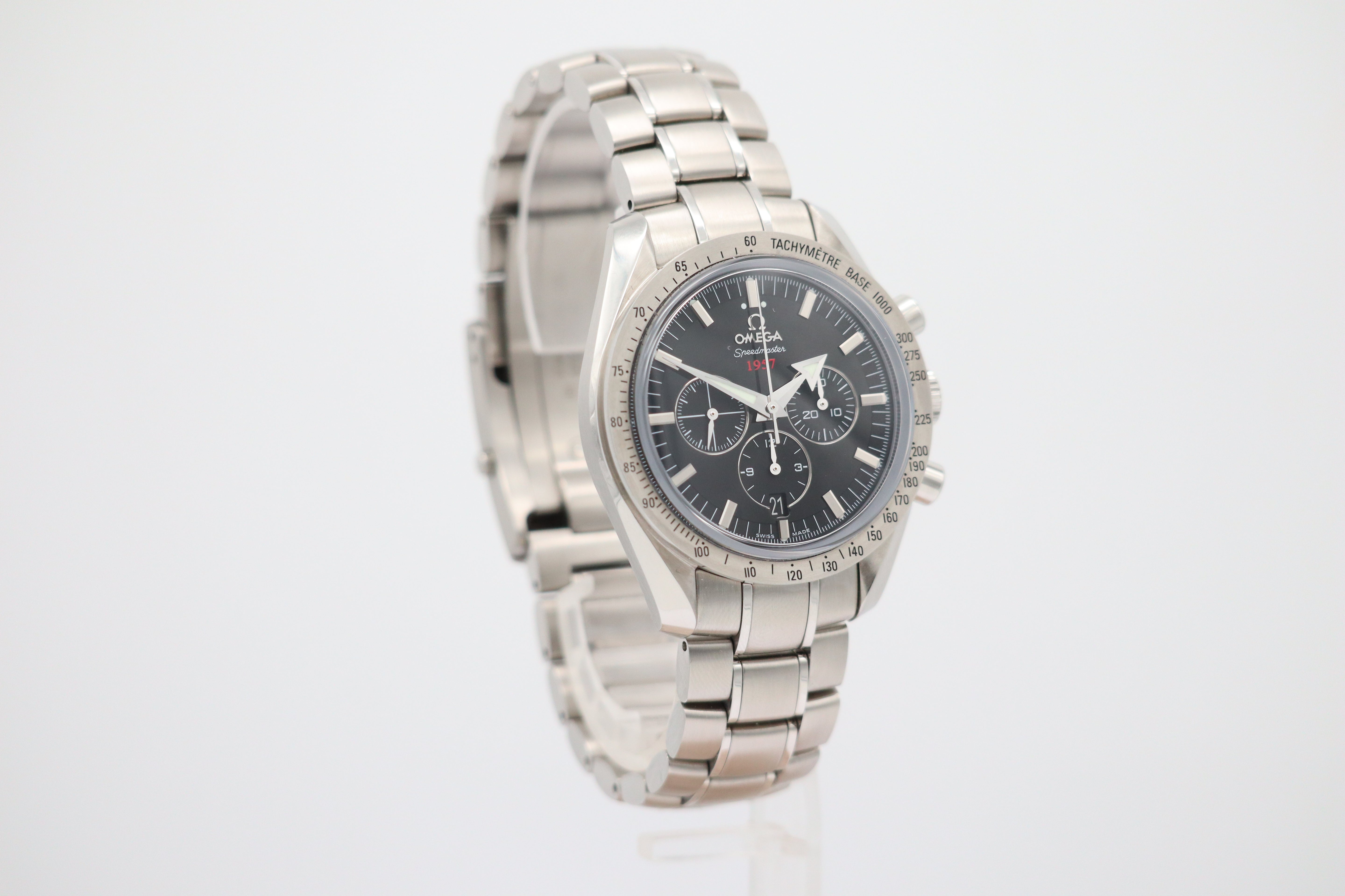 Omega Speedmaster Broad Arrow 42mm Automatik Herrenuhr 32110425001001 Box + og. Papiere