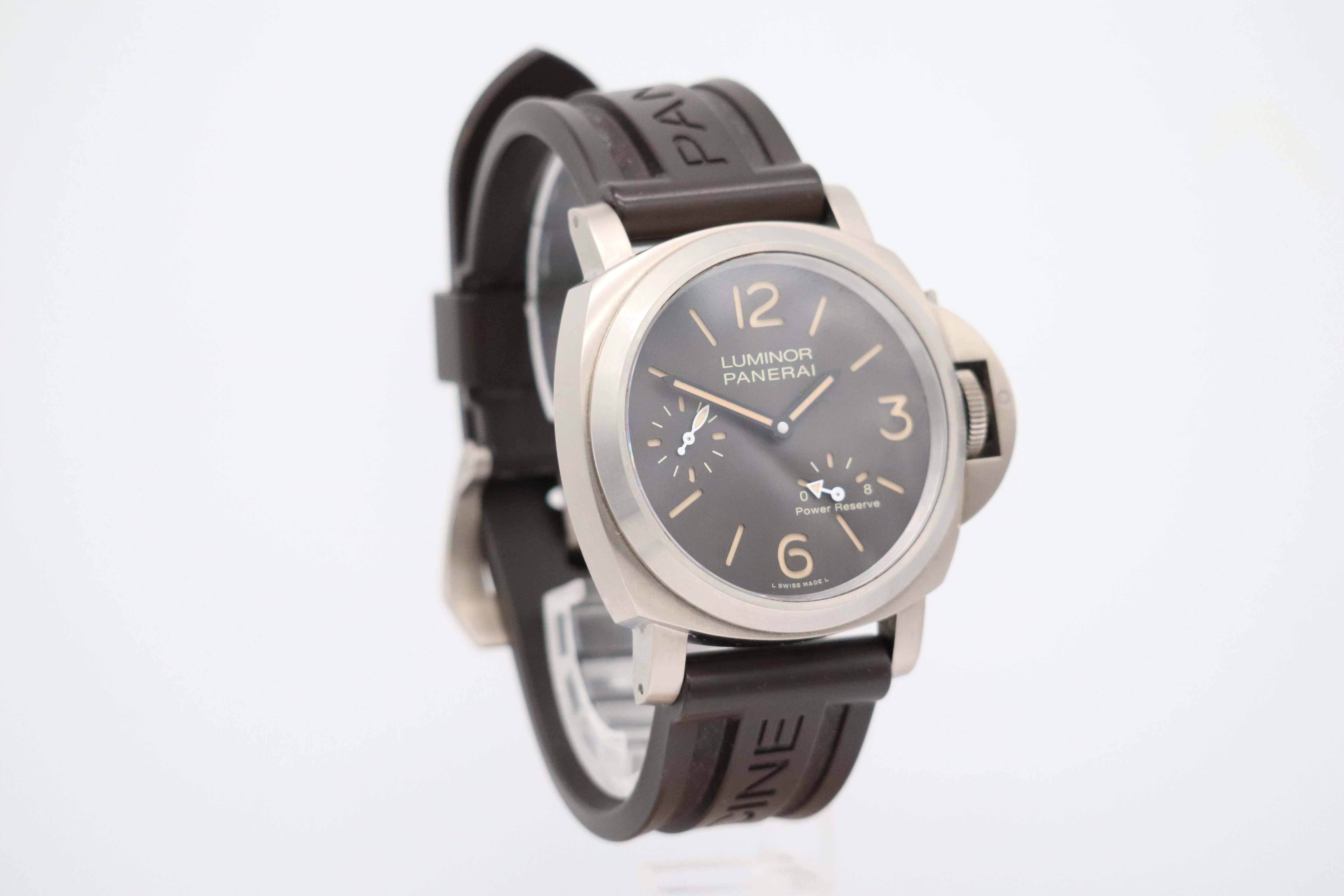 Panerai Luminor 8 Days Power Reverse Handaufzug 44mm Titan Herrenuhr PAM00797 Box + og. Papiere