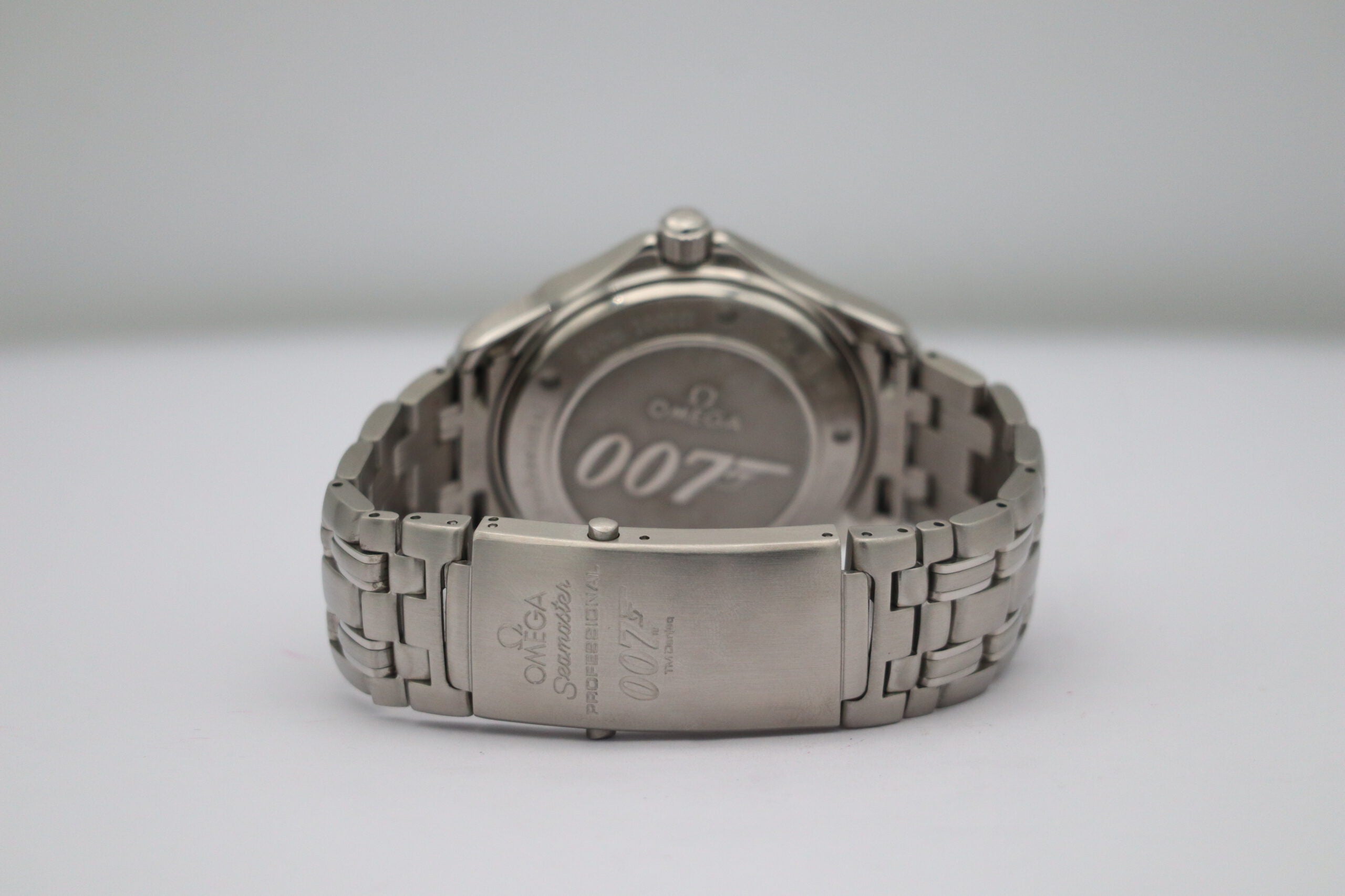 Omega Seamaster James Bond Casino Royal 22268000