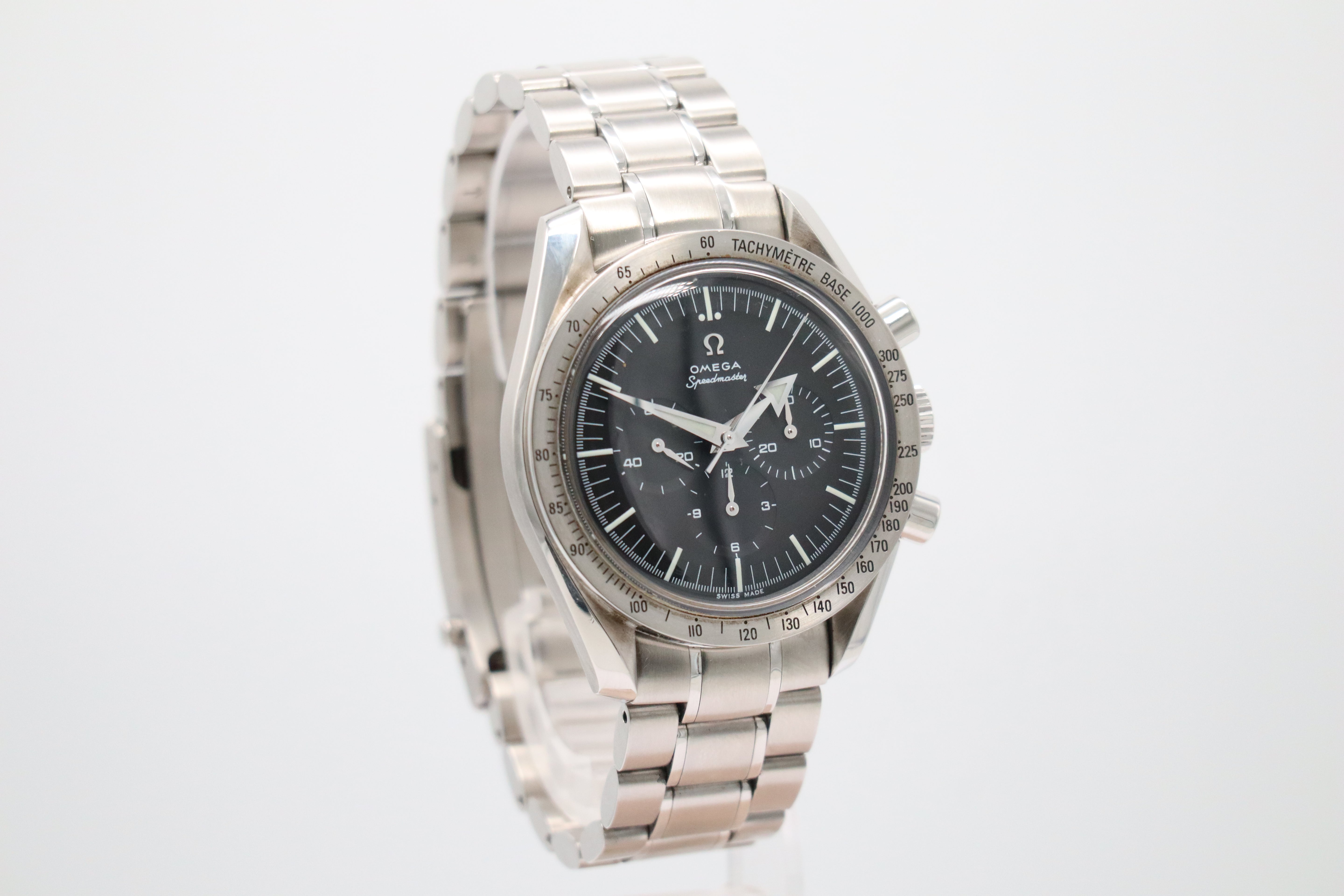 Omega Speedmaster Broad Arrow hand-wound 35945000 box + above papers