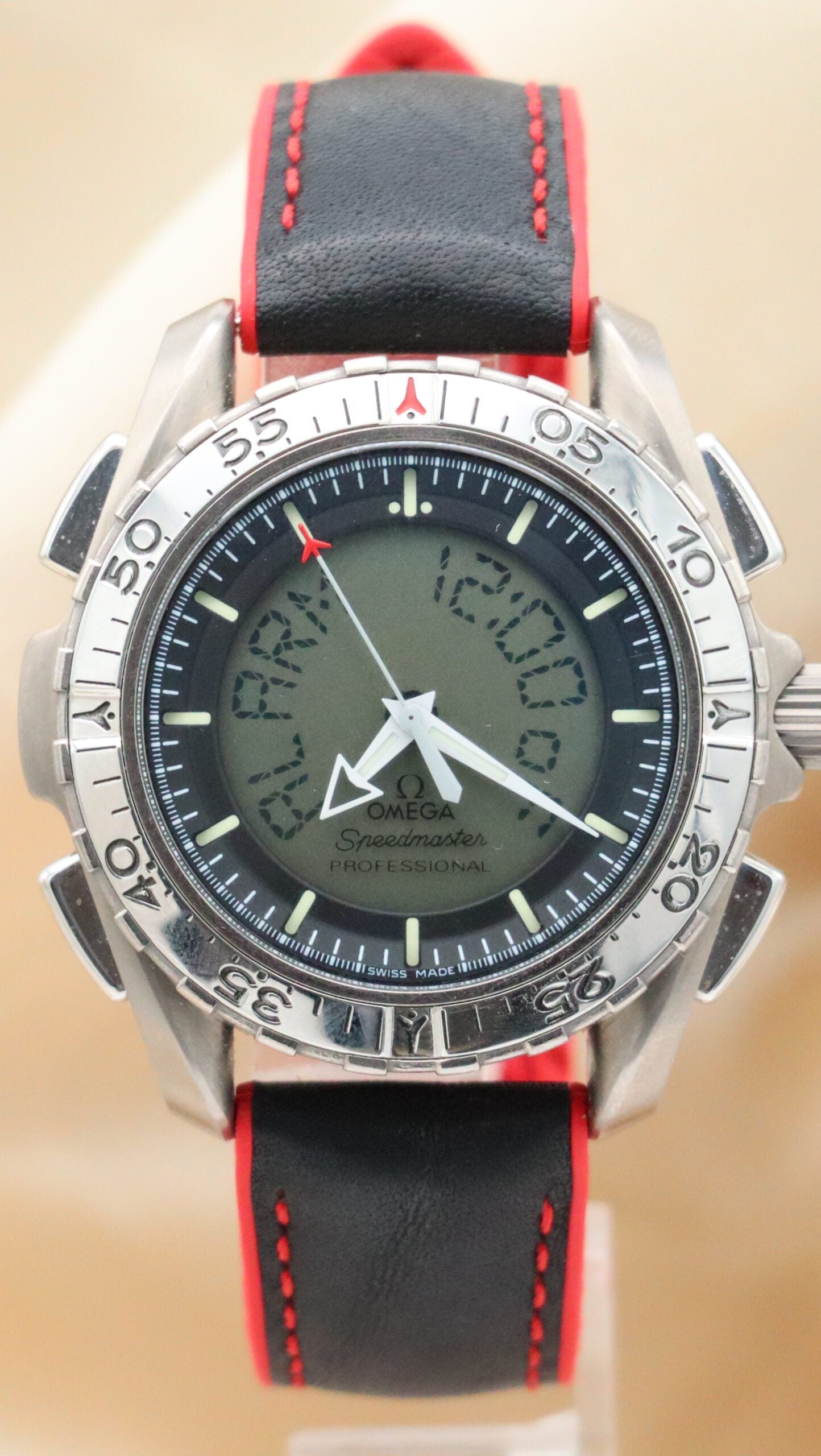 Omega Speedmaster Professional Moonwatch 39905006