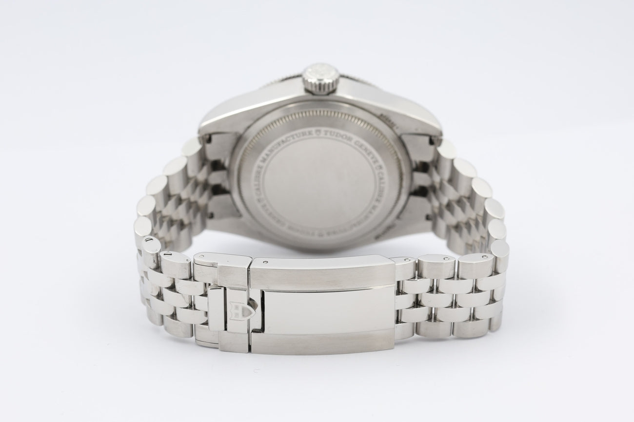 Tudor Black Bay Monochrome 41mm Jubilee Automatik 7941A1A0NU - Detailansicht 7