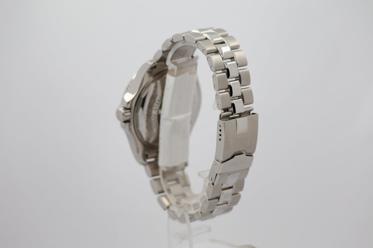 Breitling Superocean Steelfish 44mm Automatik A17390 - Detail view 2