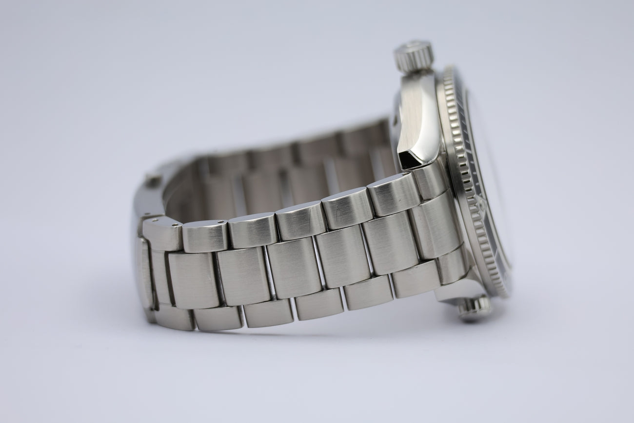 Omega Seamaster Planet Ocean 42mm Automatik Herrenuhr	 22015000 Box + Service Papers/Extrakt
