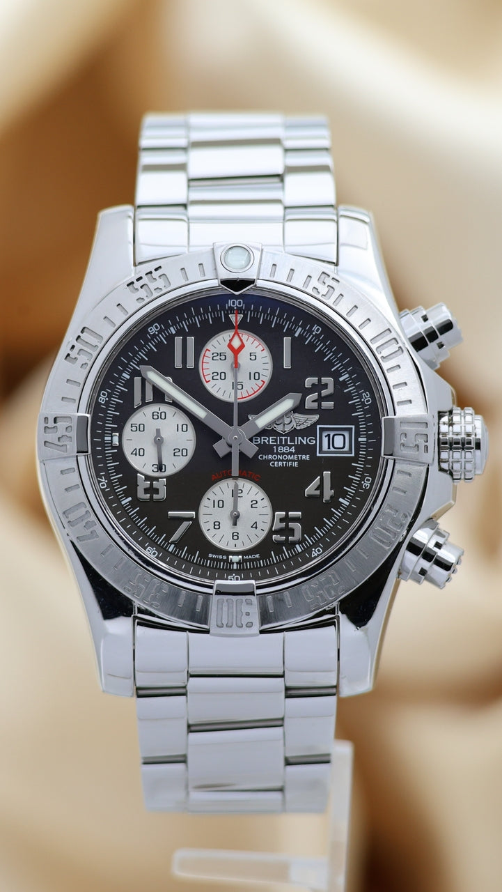 Breitling Avenger II 43mm Automatik Herrenuhr A13381 - Main product image