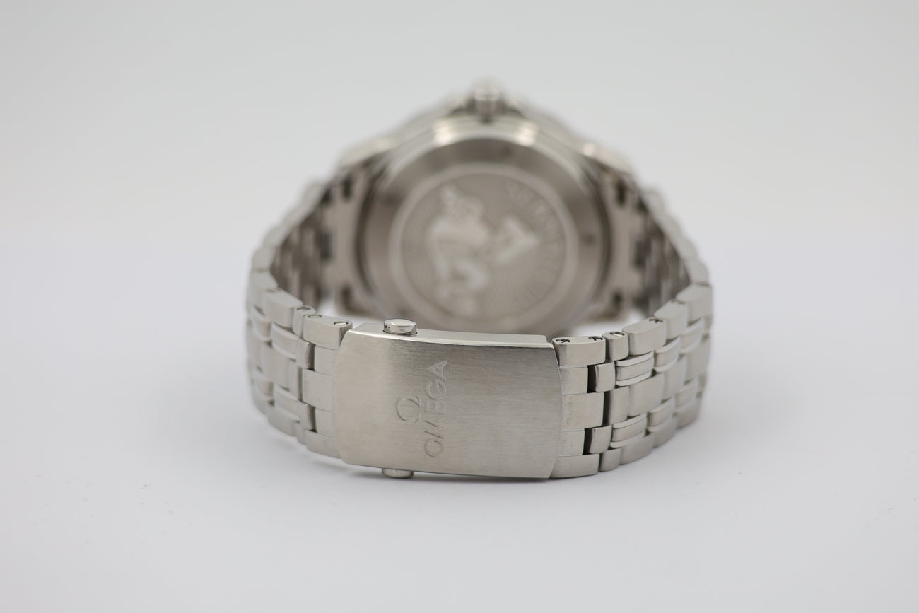 Omega Seamaster Diver 300 M Automatik Herrenuhr 41mm 21230412001003 - Detailansicht 5