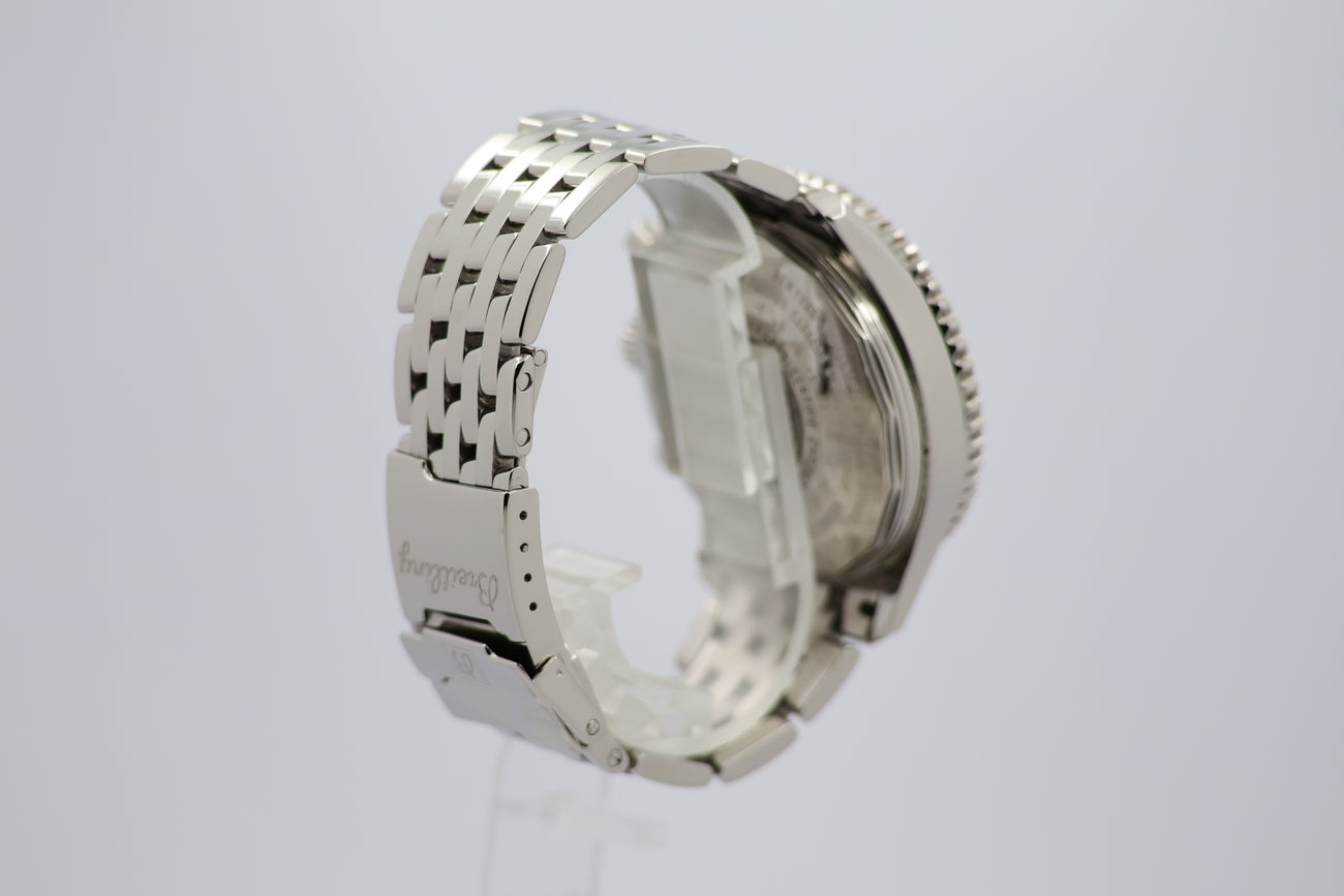 Breitling Navitimer Chronograph GMT 46mm Automatik A24322 - Detailansicht 1