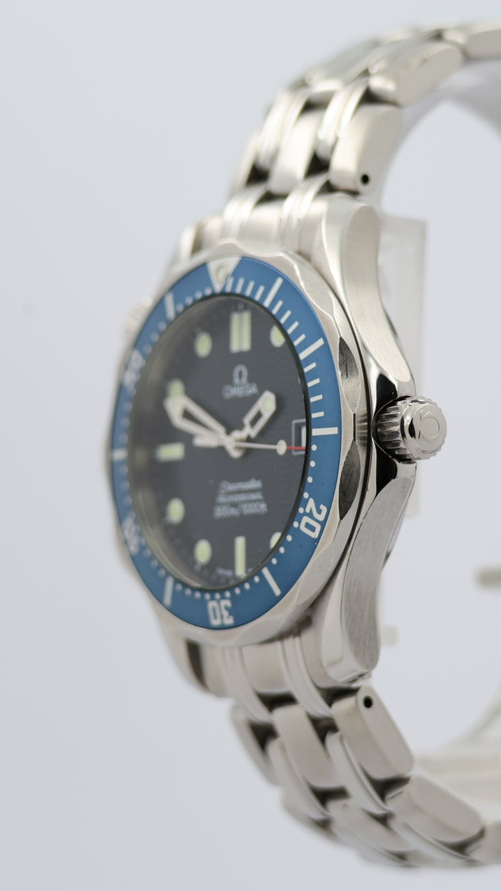 Omega Seamaster Diver 300m 36mm Quarz  25618000 - Detailansicht 7