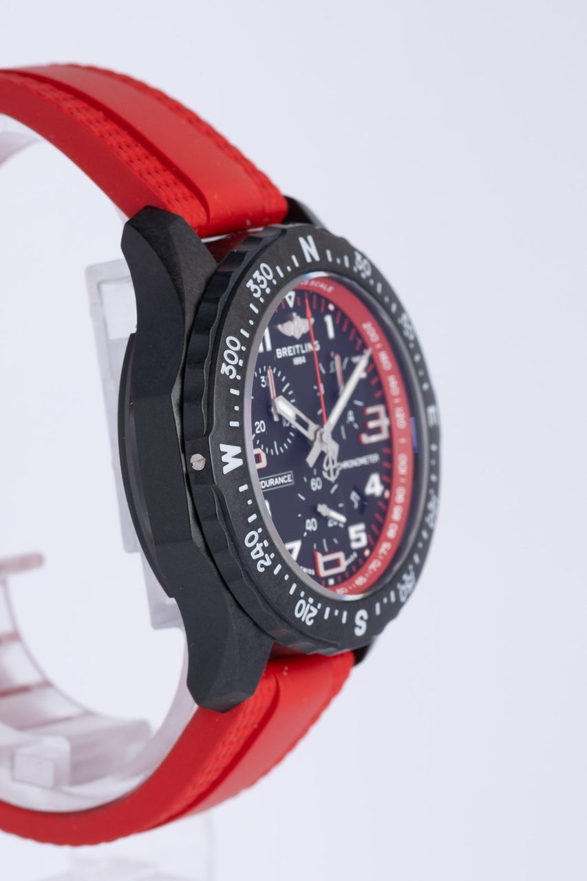 Breitling Endurance Pro 38mm Quarz "Air Asia" Rot X83310 - Detailansicht 1