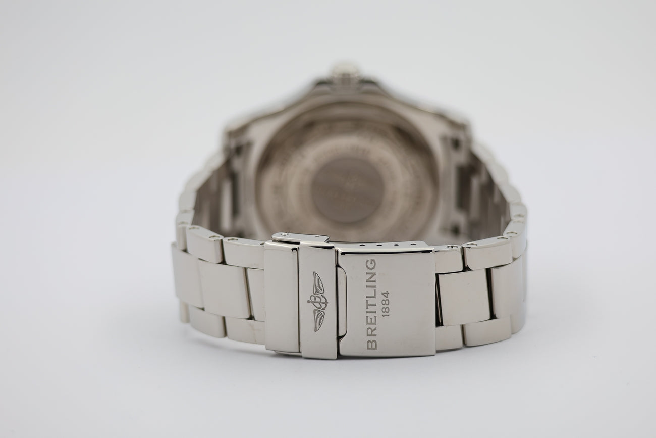 Breitling Avenger II GMT Perlmutt-Blatt 43mm Automatik A32390 - Detail view 5