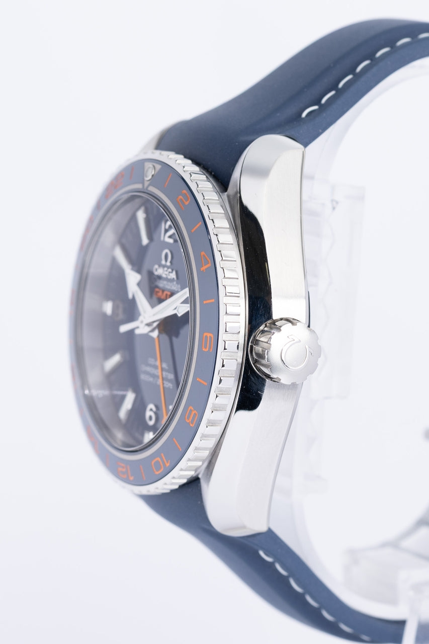 Omega Seamaster Planet Ocean GMT "Goodplanet Foundation" 232.32.44.22.03.001 - Detailansicht 2