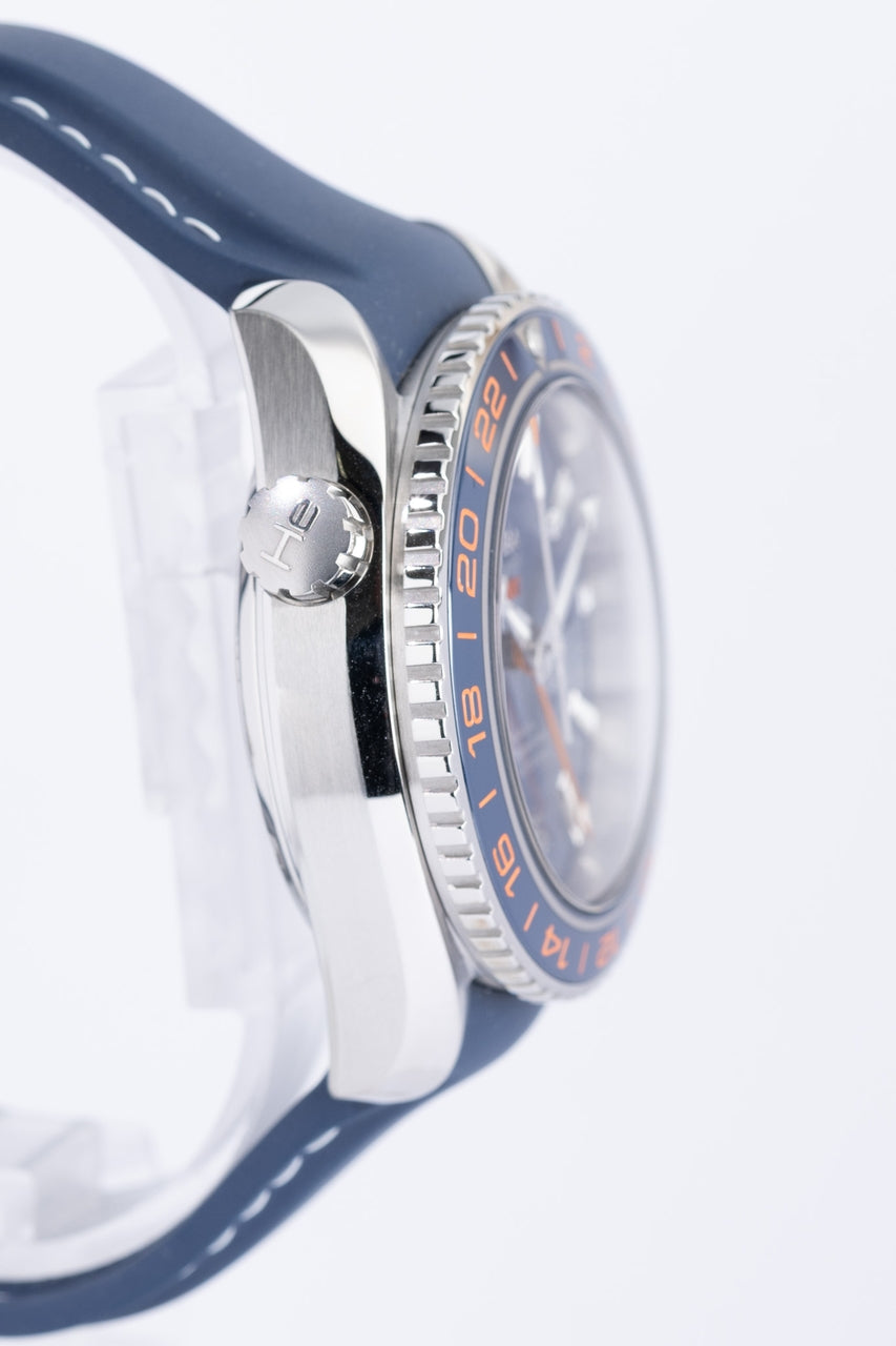 Omega Seamaster Planet Ocean GMT "Goodplanet Foundation" 232.32.44.22.03.001 - Detailansicht 1