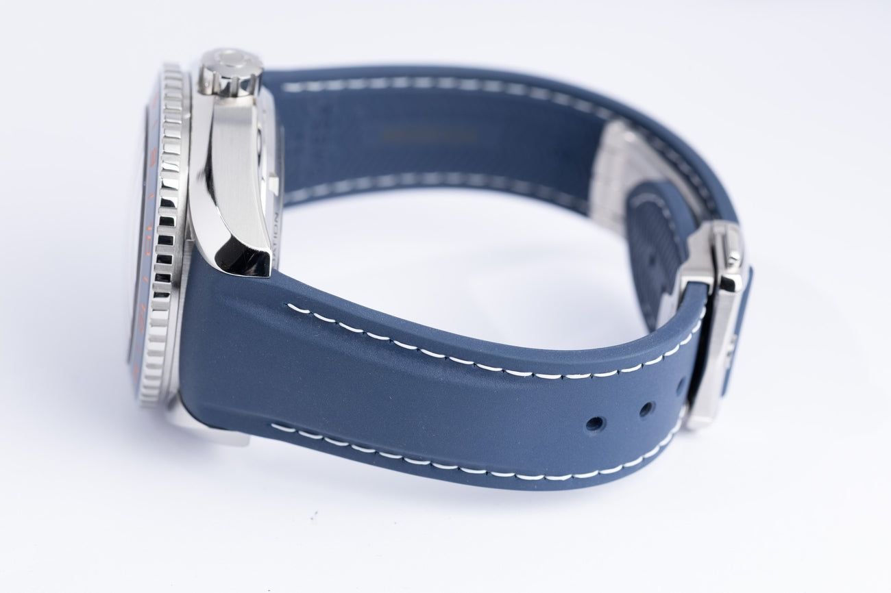 Omega Seamaster Planet Ocean GMT "Goodplanet Foundation" 232.32.44.22.03.001 - Detailansicht 5