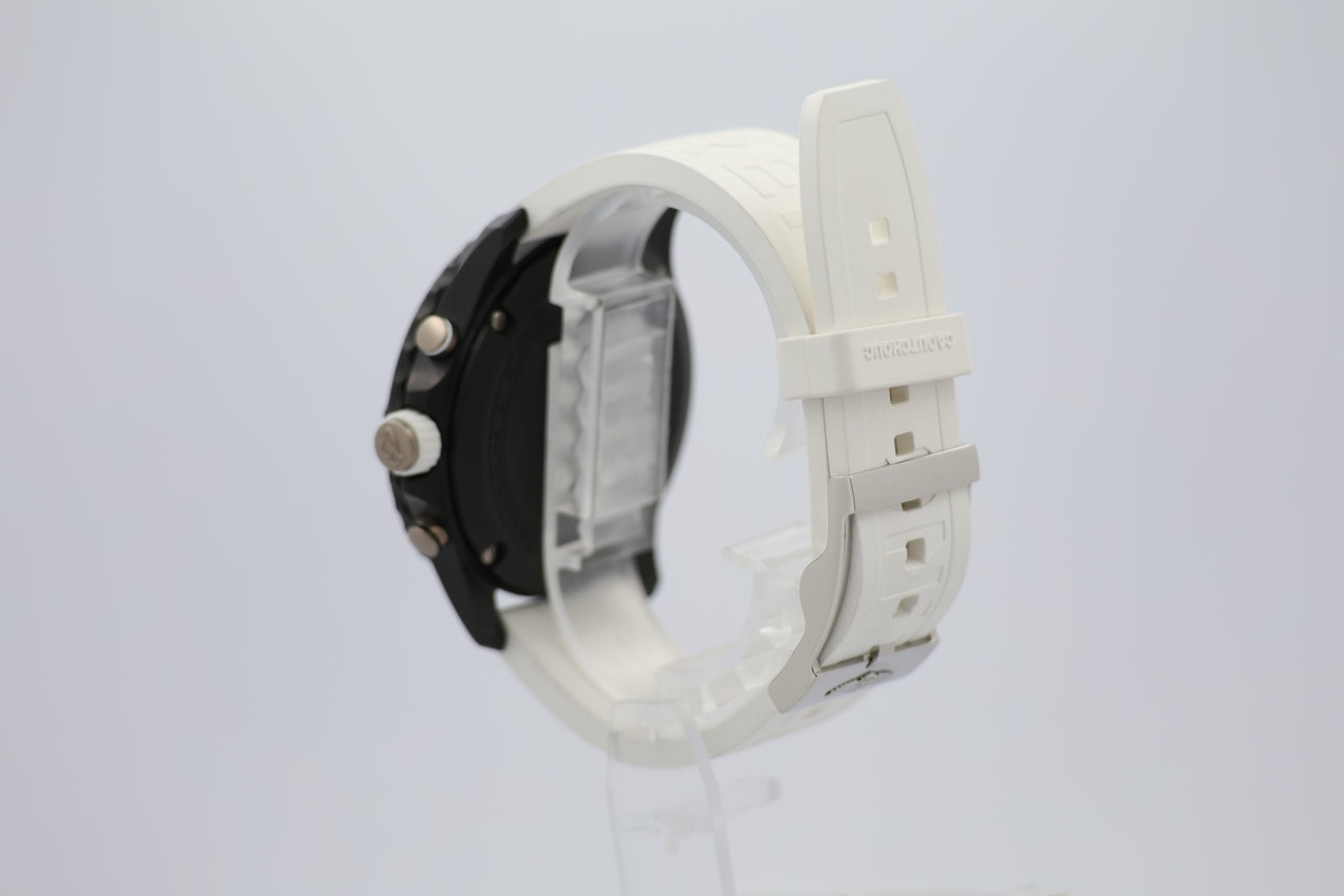 Breitling Endurance Pro Quarz Herrenuhr 44mm  X82310 - Detailansicht 2