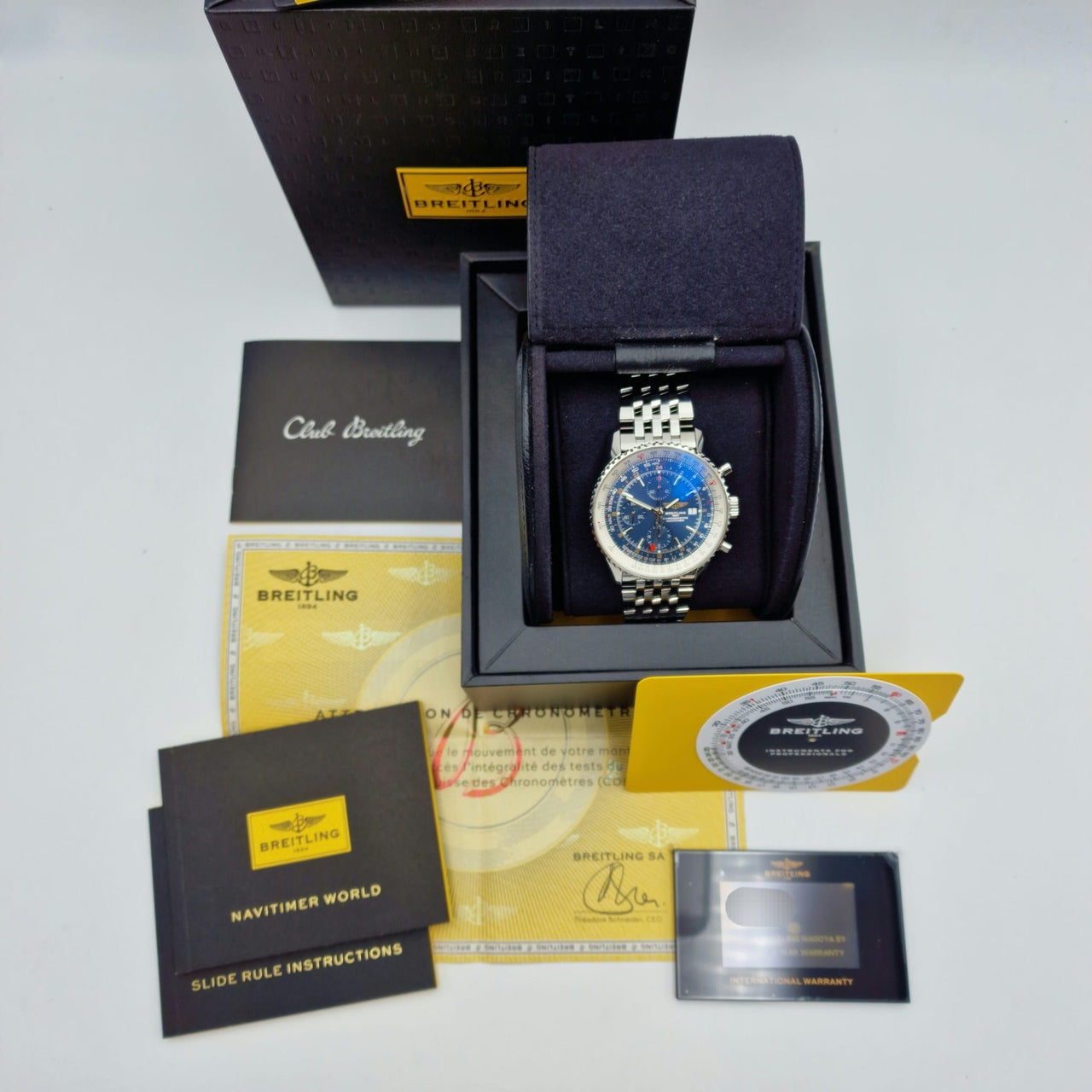 Breitling Navitimer World GMT 46 Automatik Herrenuhr A24322 - Papers and documentation