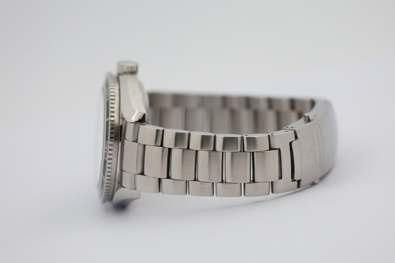 Omega Seamaster Planet Ocean Automatik Herrenuhr  22015100 - Detailansicht 4
