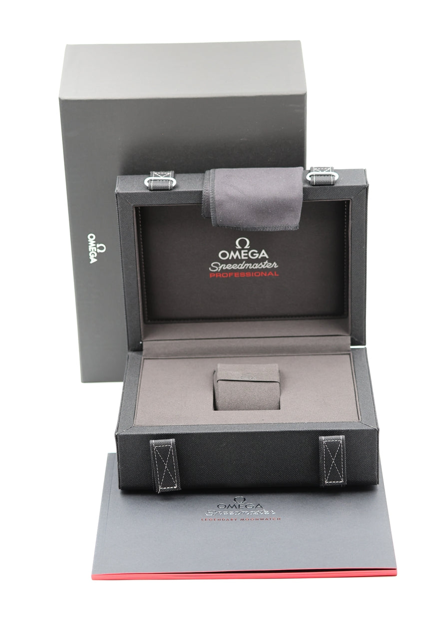 Omega Speedmaster Professional Moonwatch 42mm Handaufzug NEU 2026 31030425001001 - Papiere und oder Lieferumfang